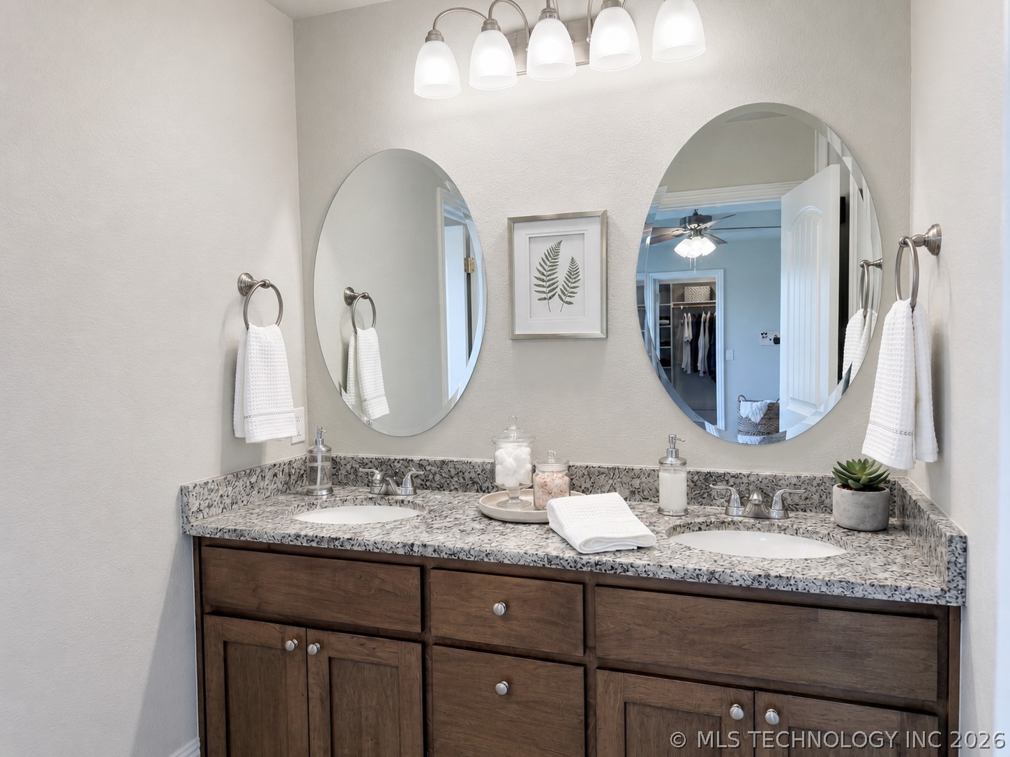 29 Huntington Beach Drive Property Photo 6