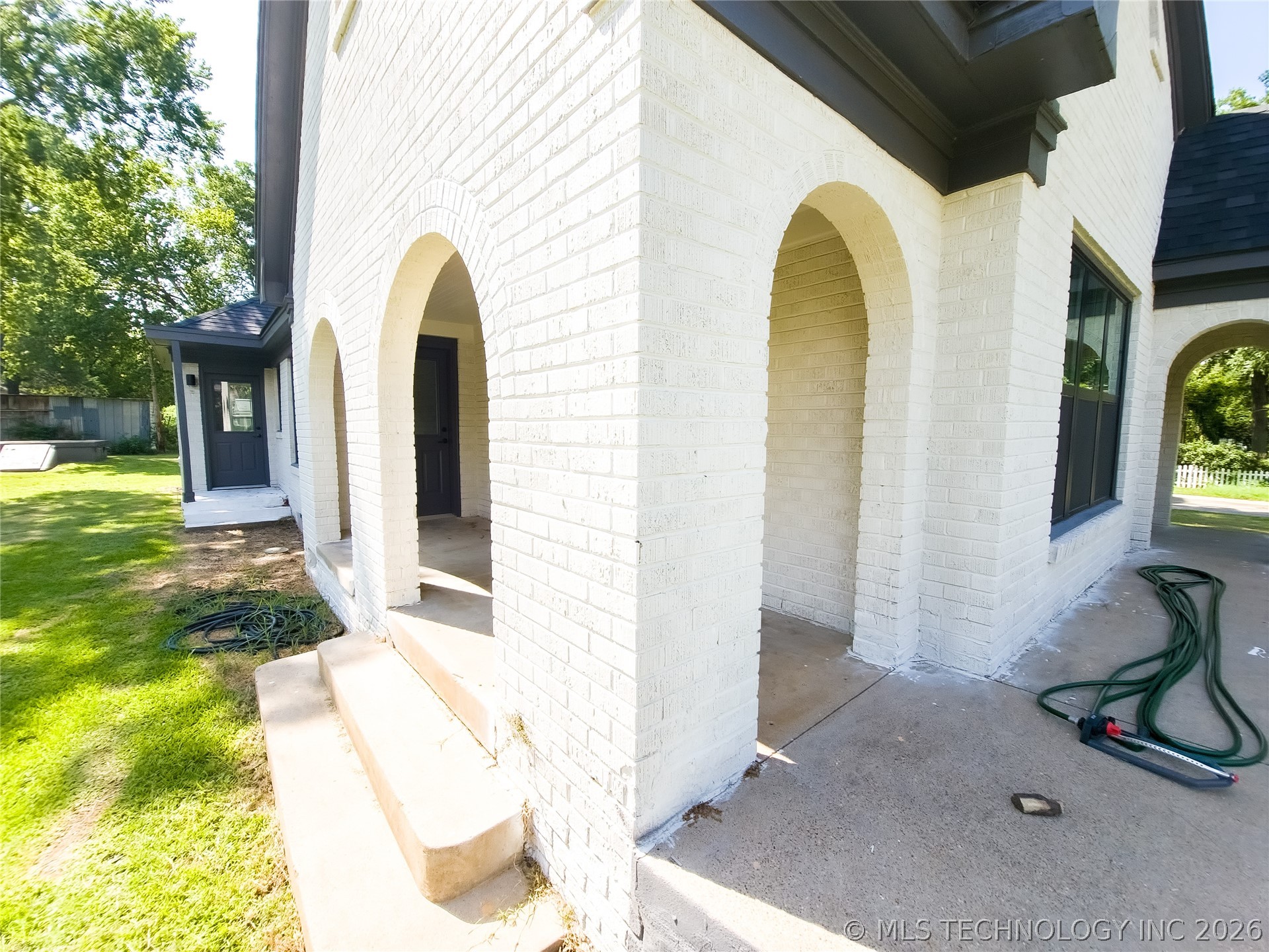 223 N 10th Property Photo 6