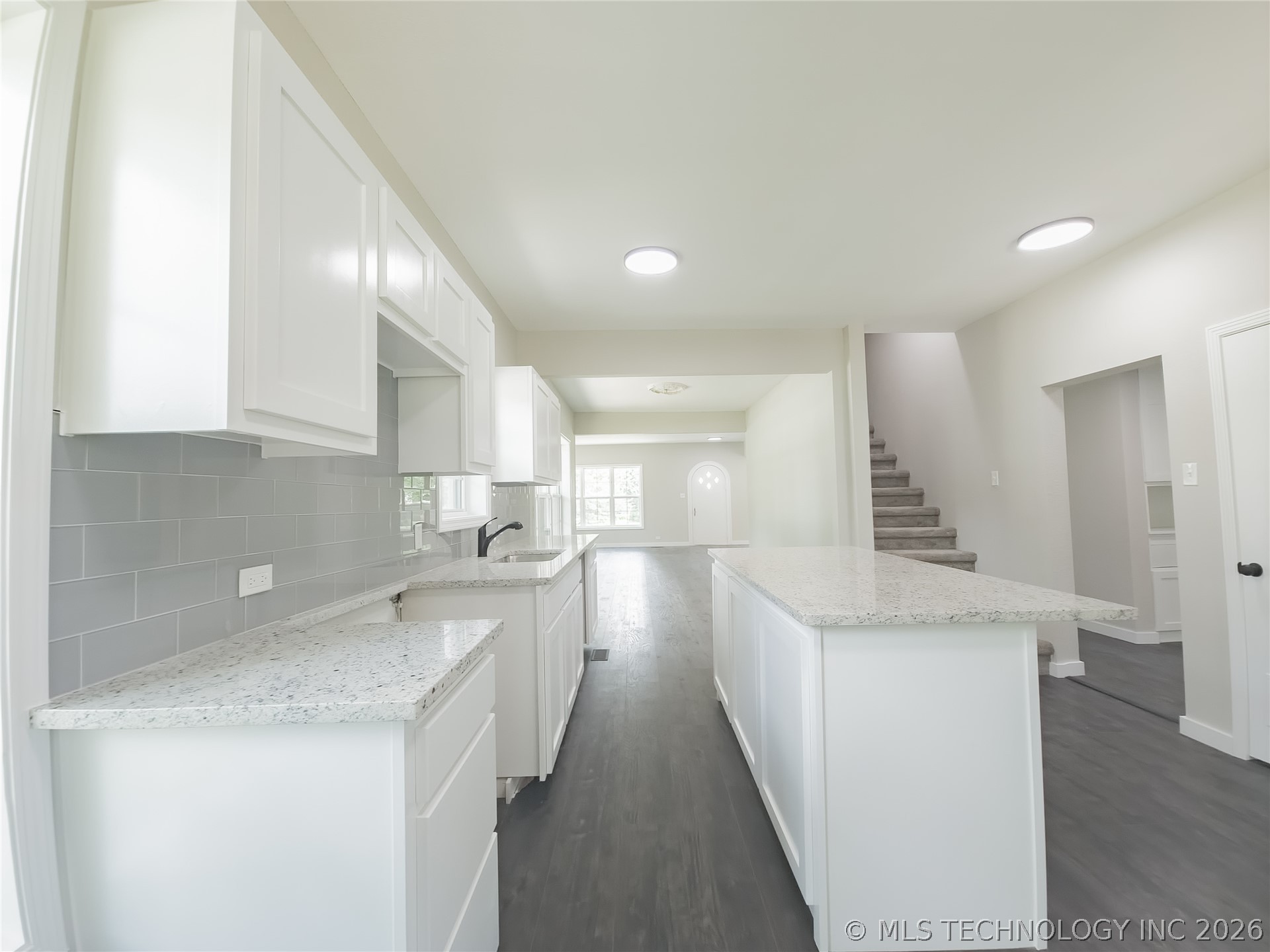 223 N 10th Property Photo 33
