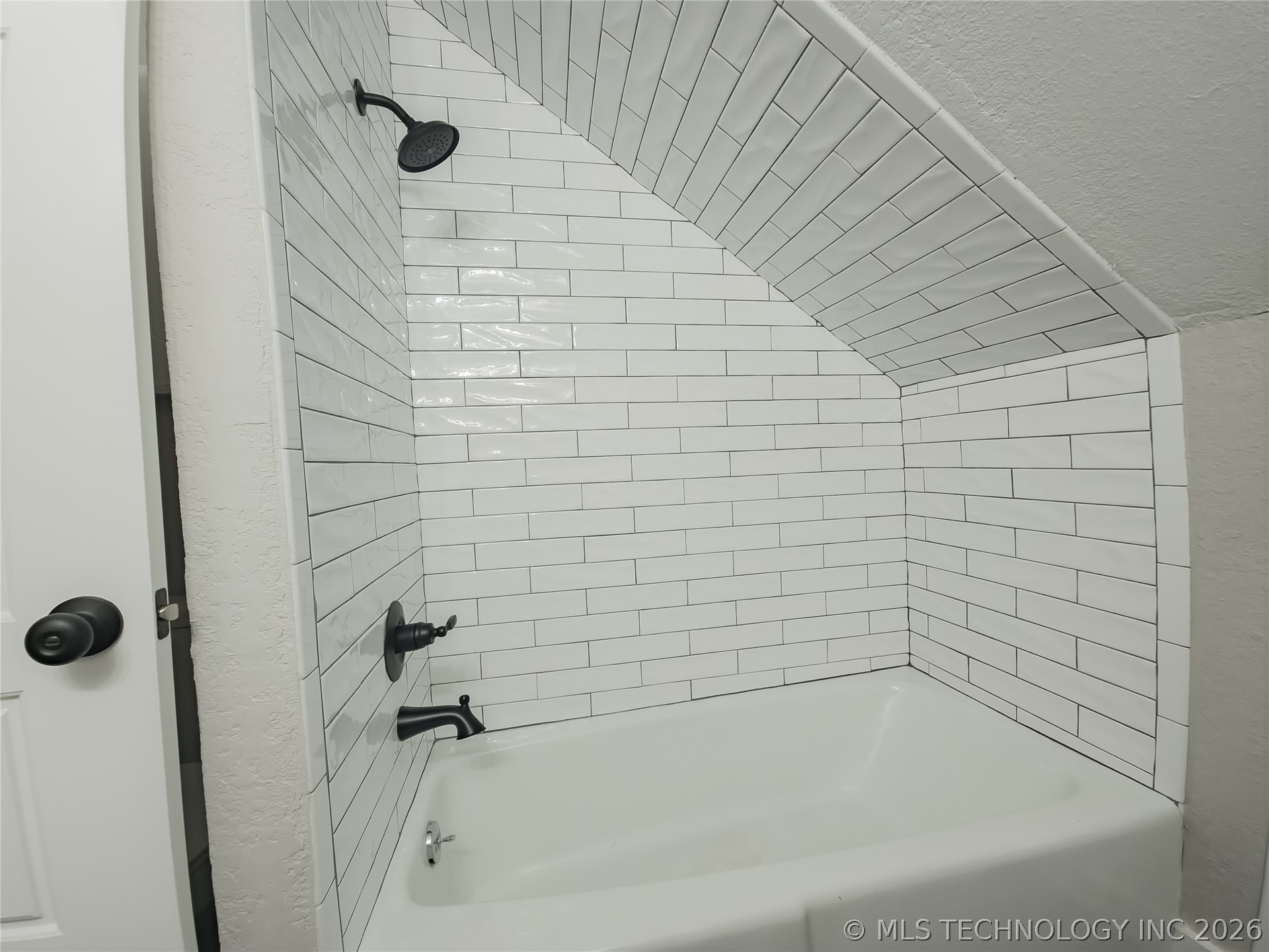223 N 10th Property Photo 38