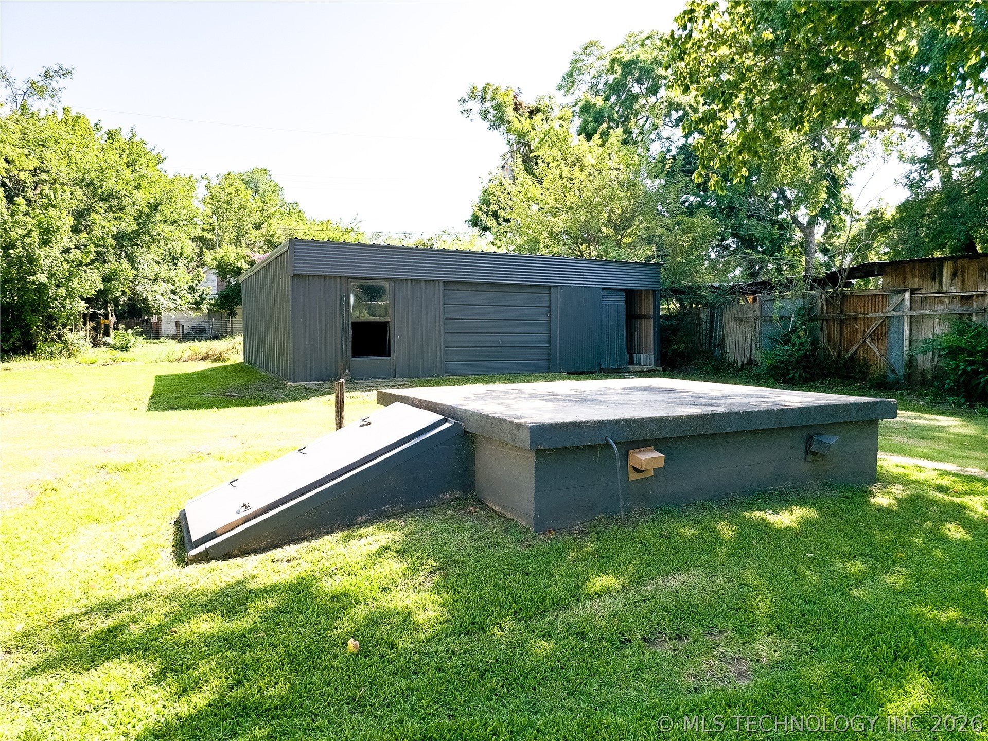 223 N 10th Property Photo 46