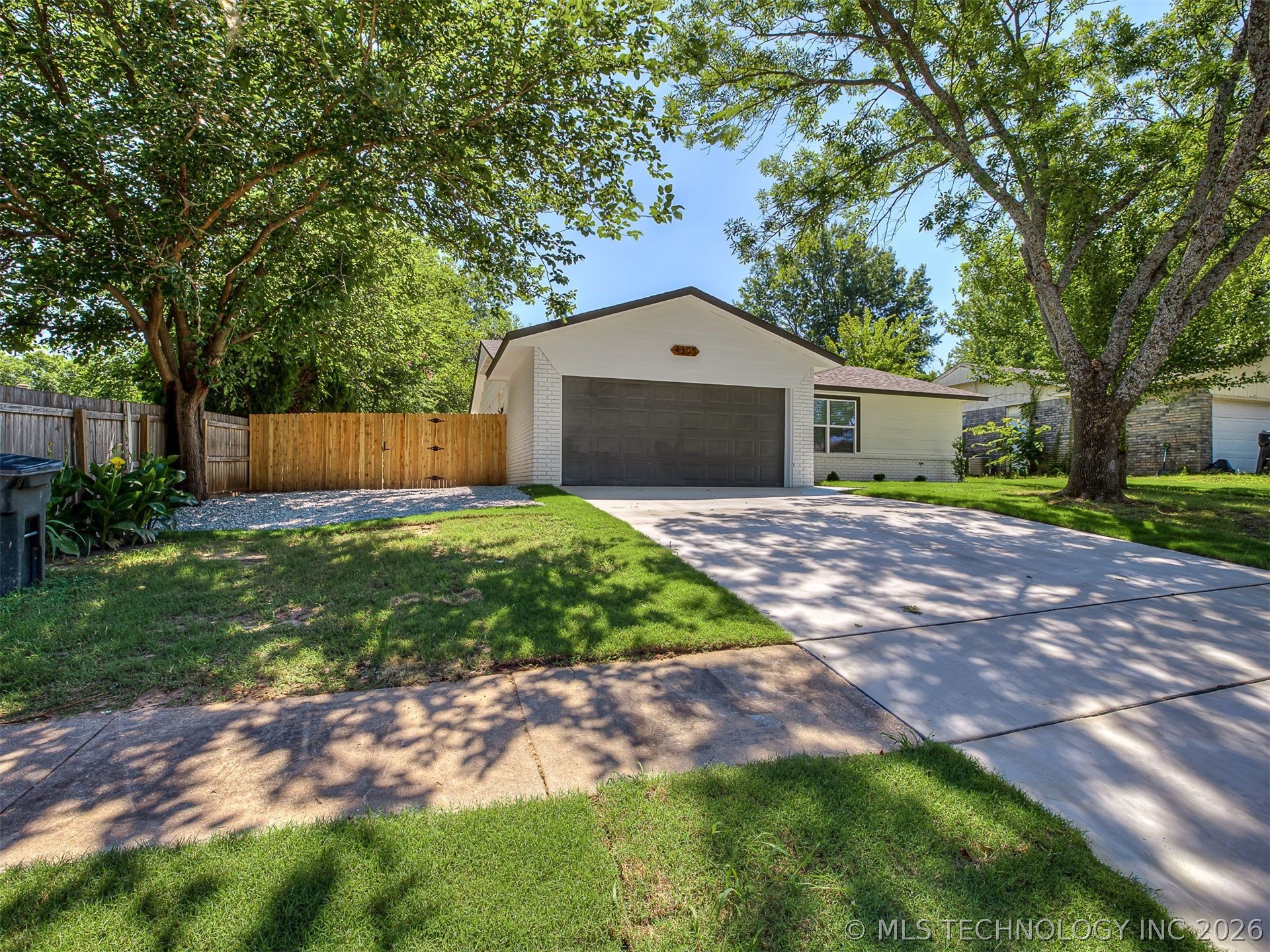 4305 S 1st Place Property Photo 7