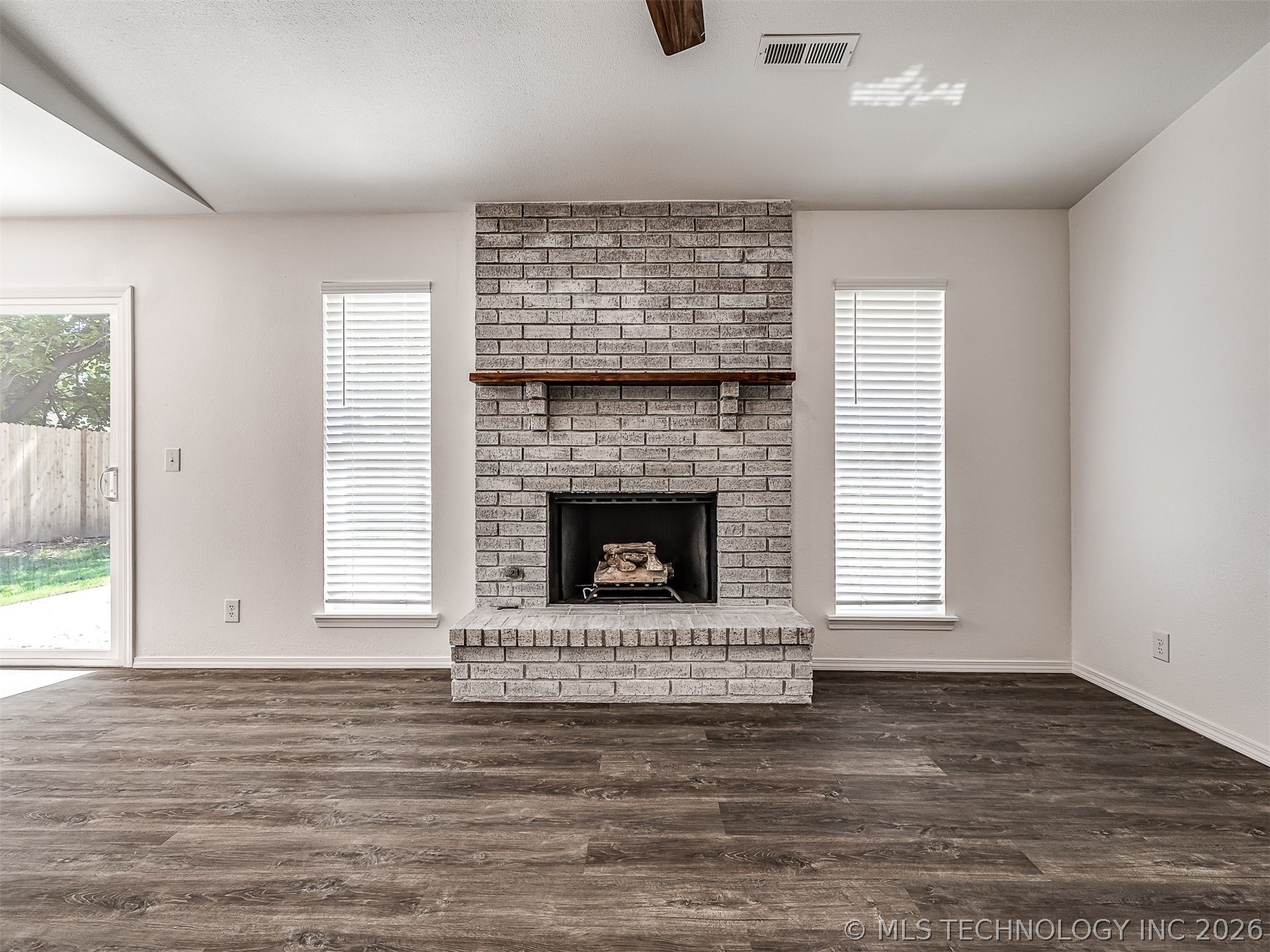 4305 S 1st Place Property Photo 14