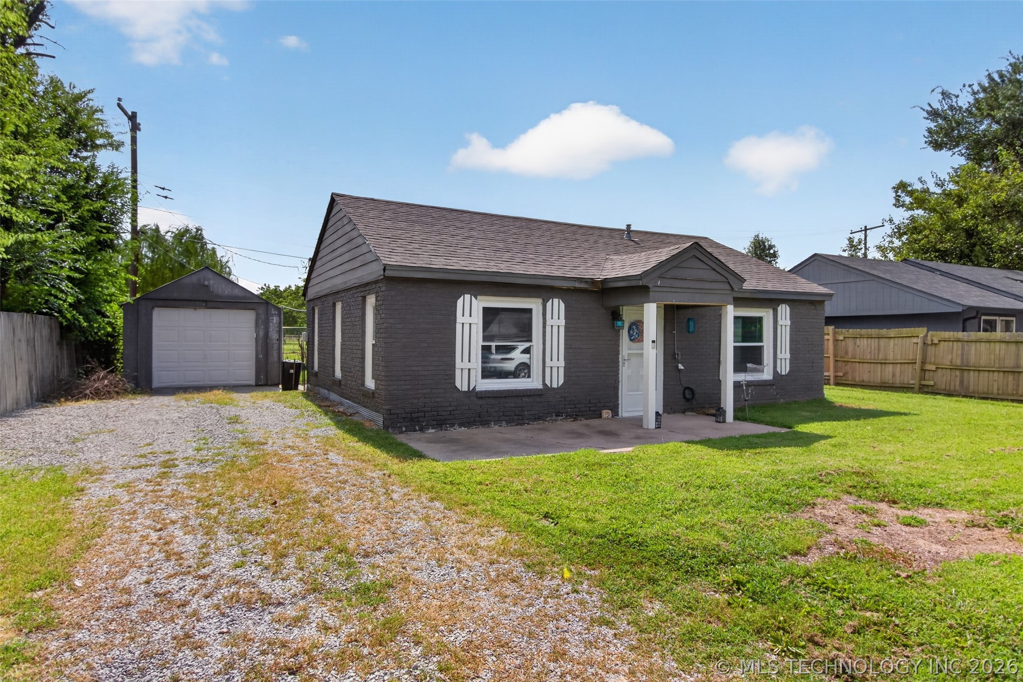 407 N Ora Property Photo 3