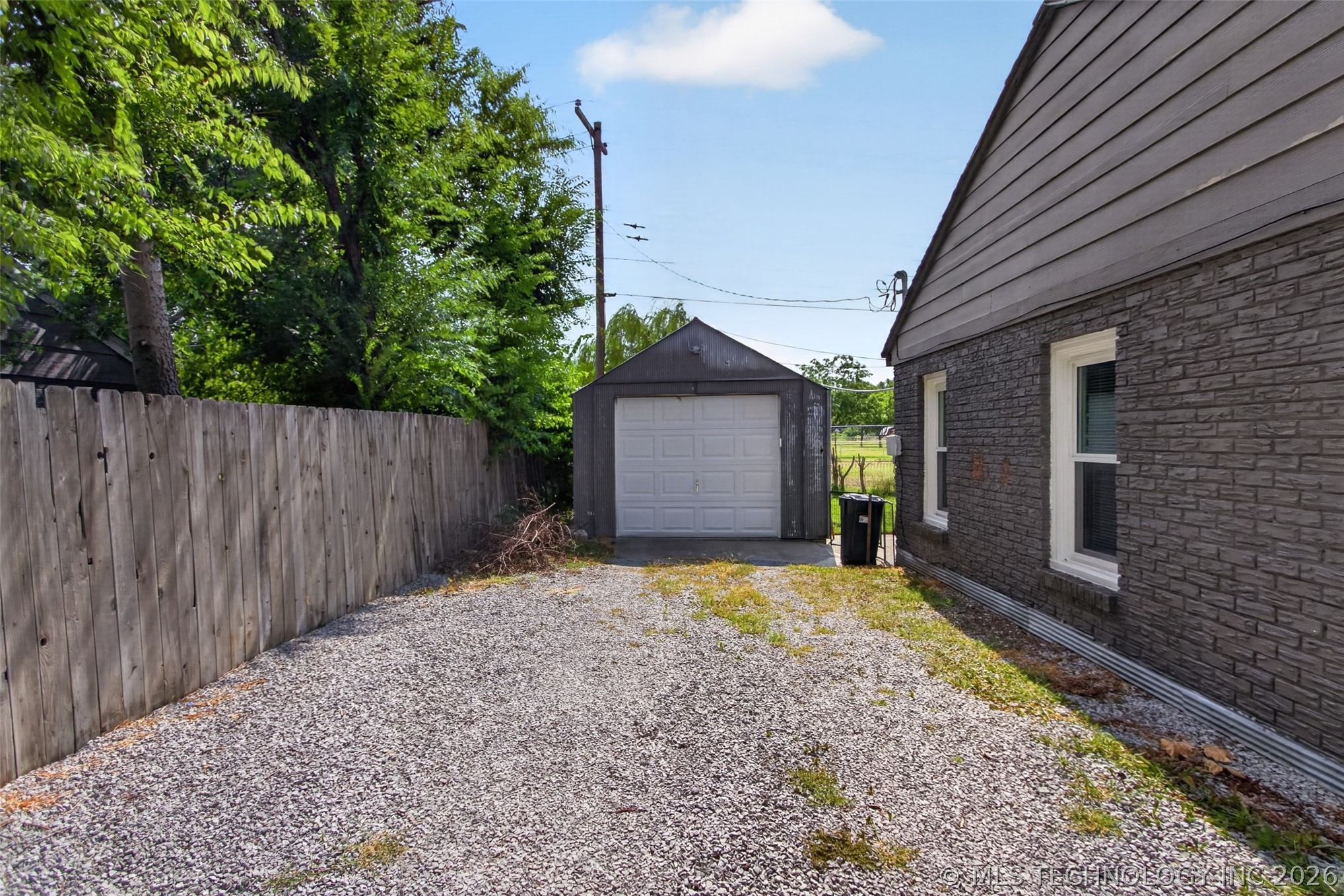 407 N Ora Property Photo 4