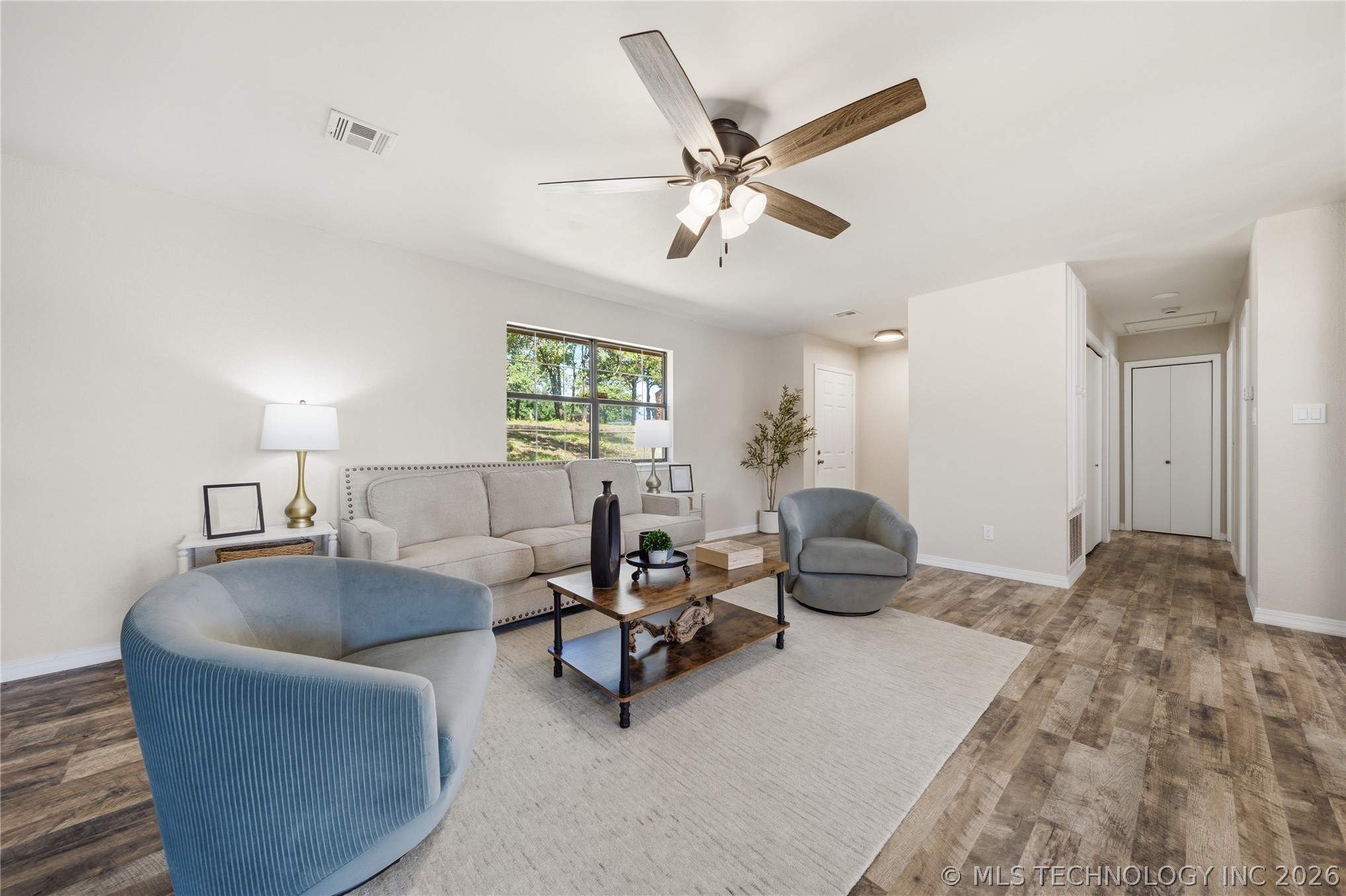 1819 S Overlook Drive Property Photo 4