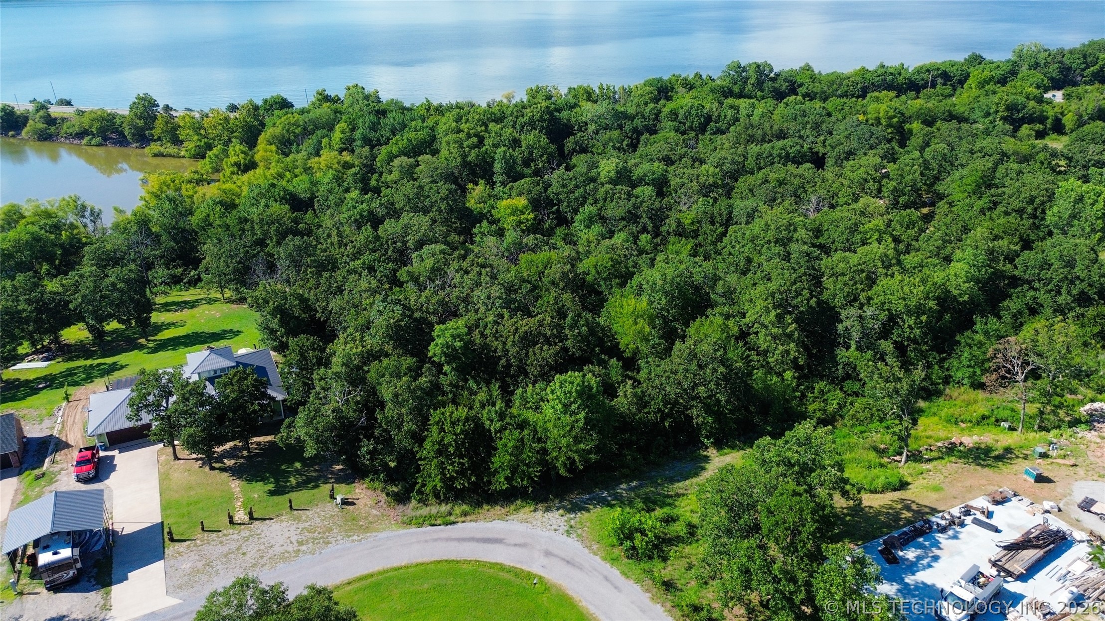 10 Bent Oak Property Photo 4