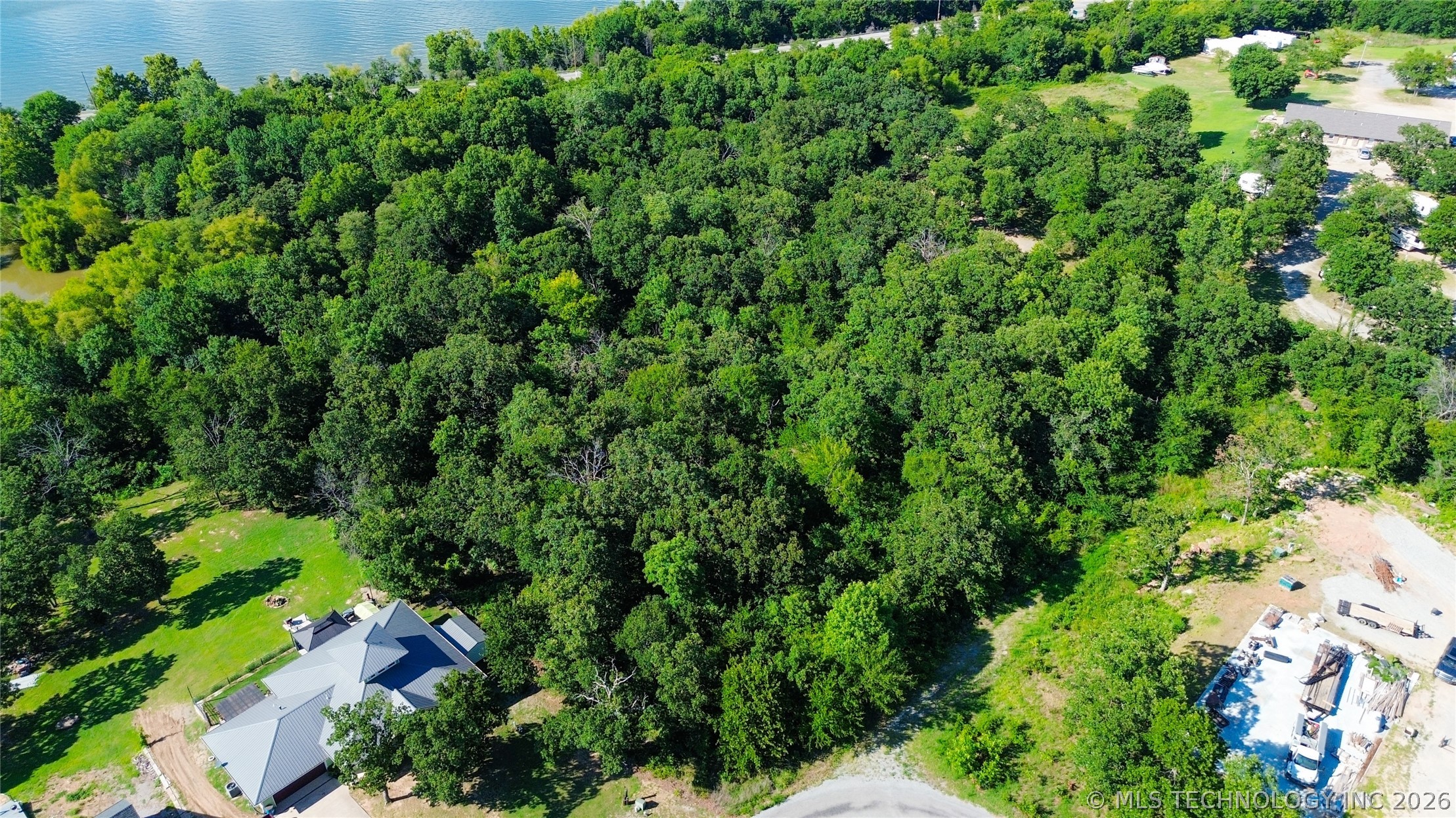10 Bent Oak Property Photo 7
