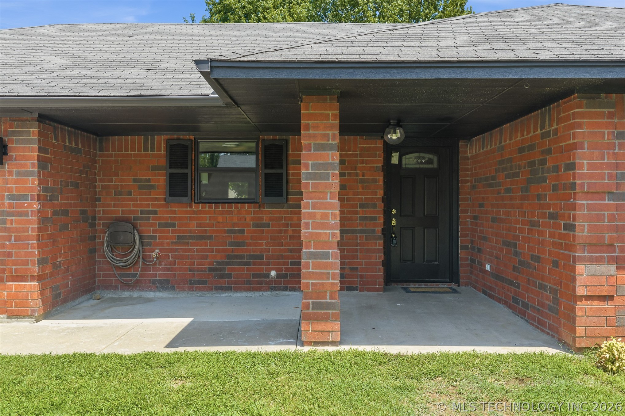 1604 Southern Hills Property Photo 2