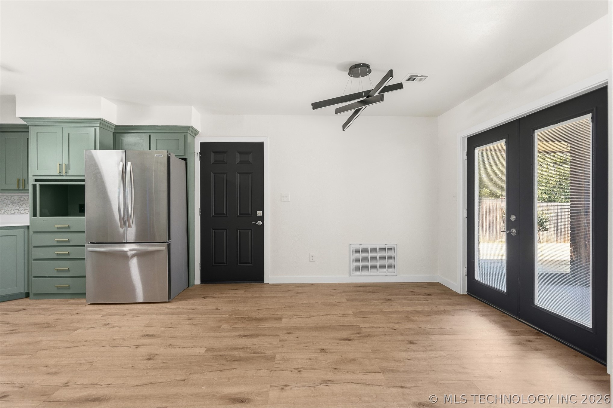 1604 Southern Hills Property Photo 7