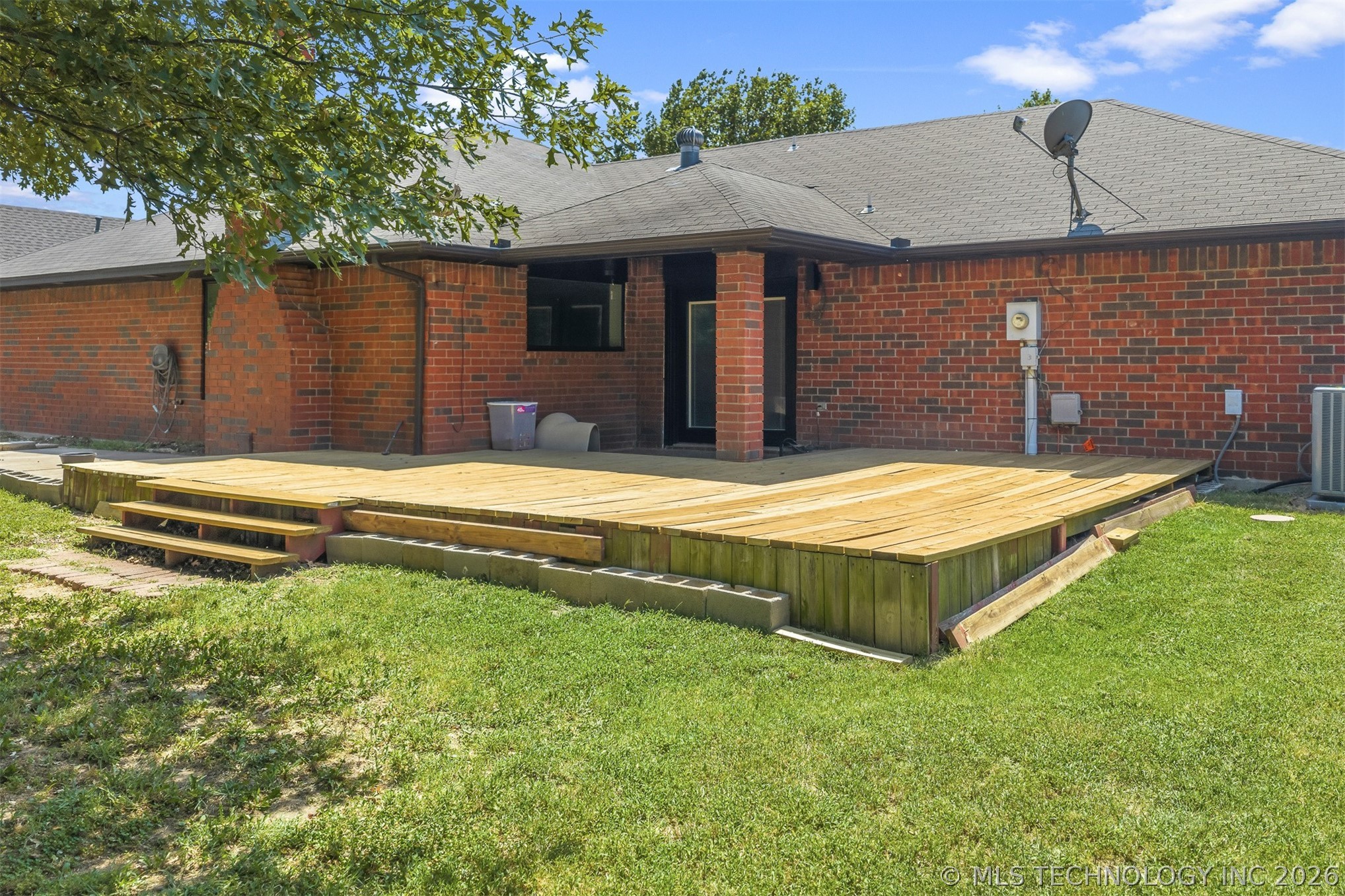 1604 Southern Hills Property Photo 28