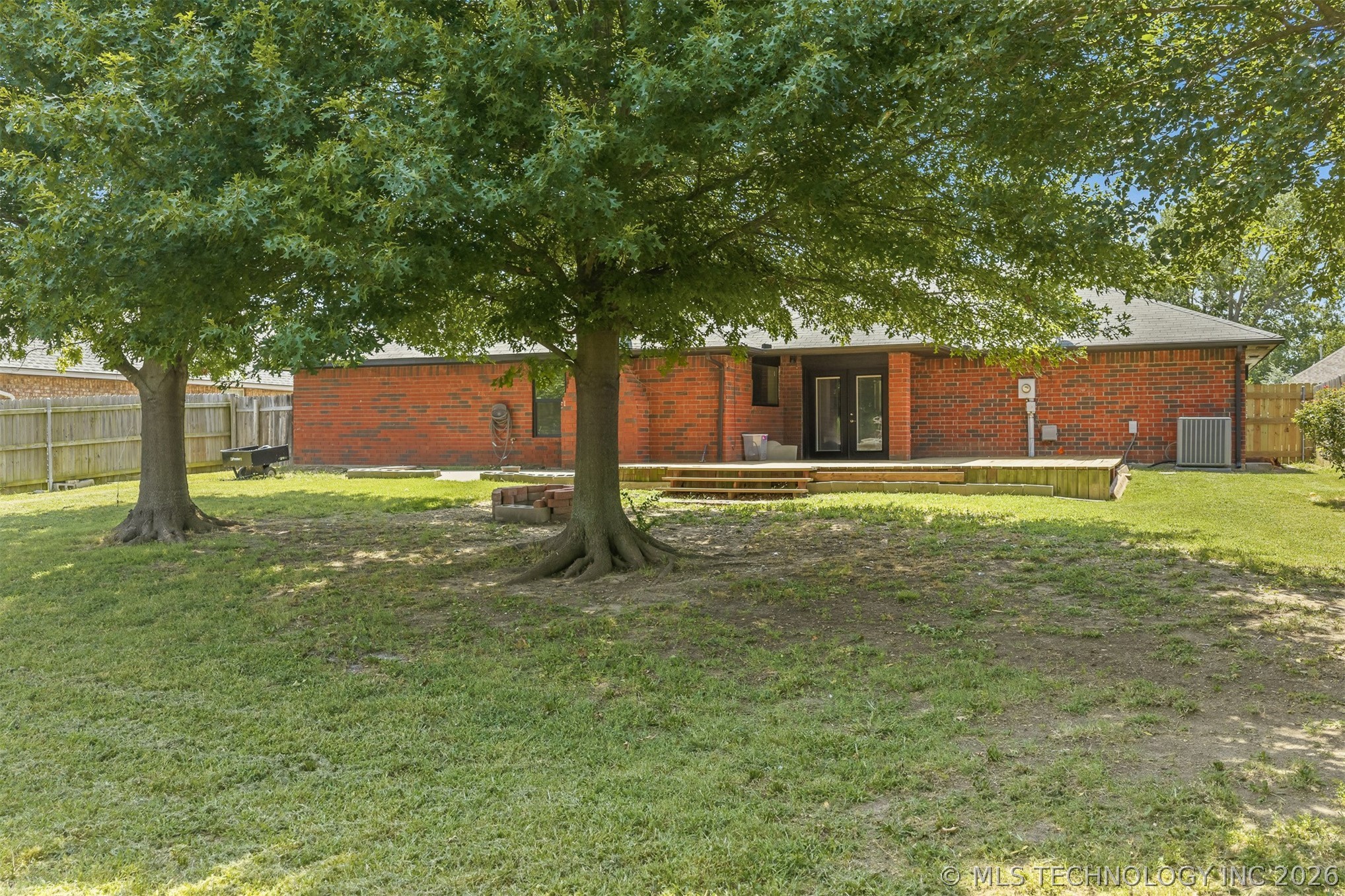 1604 Southern Hills Property Photo 29
