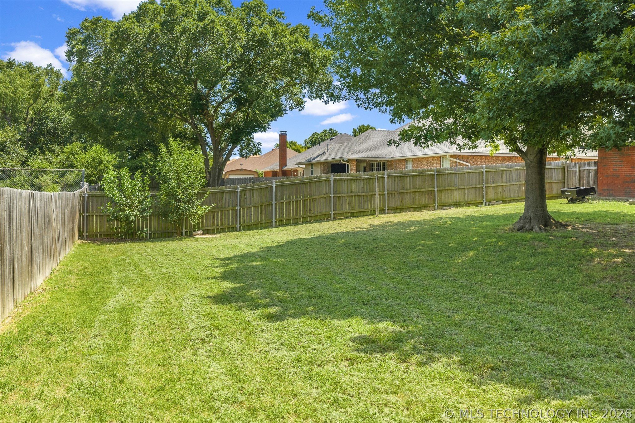 1604 Southern Hills Property Photo 30