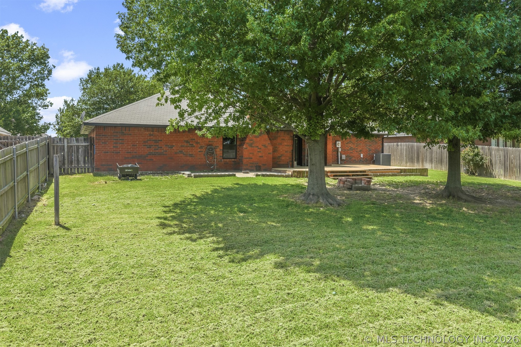 1604 Southern Hills Property Photo 31