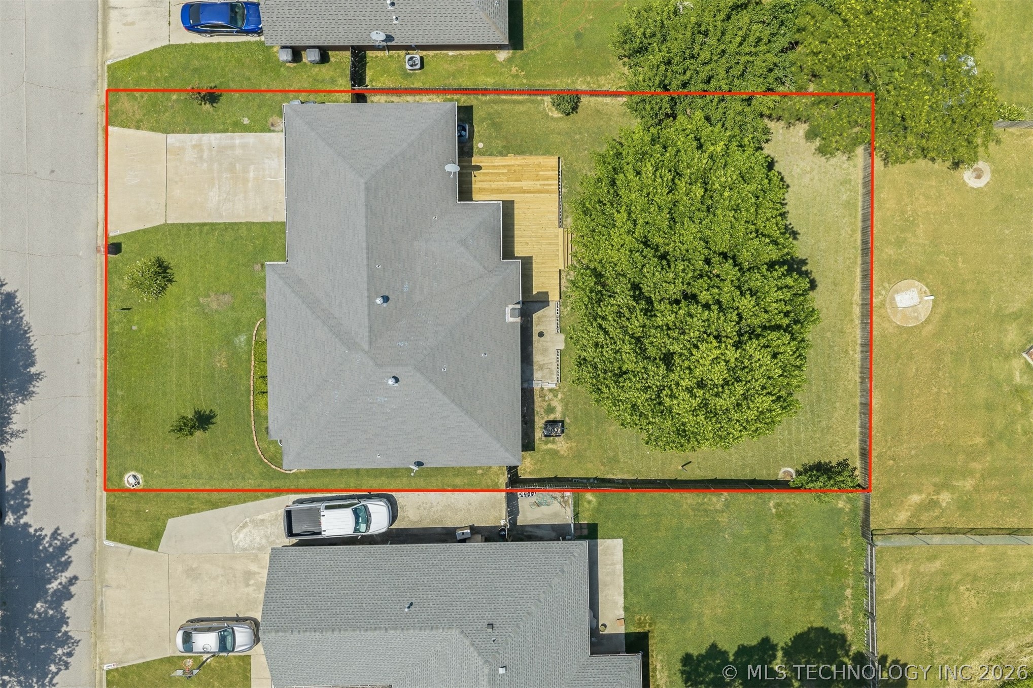 1604 Southern Hills Property Photo 32