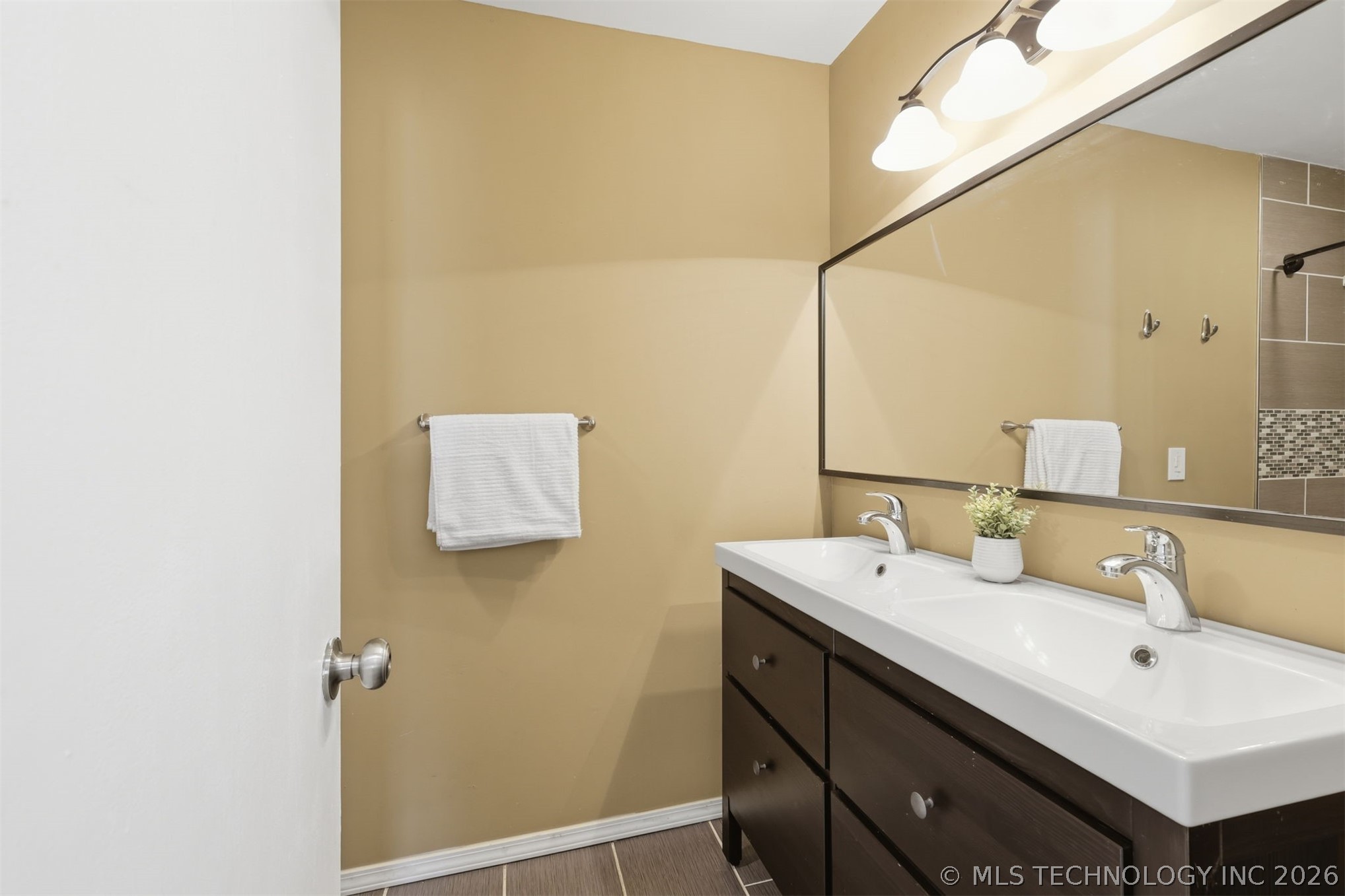 10138 E 24th Place Property Photo 23