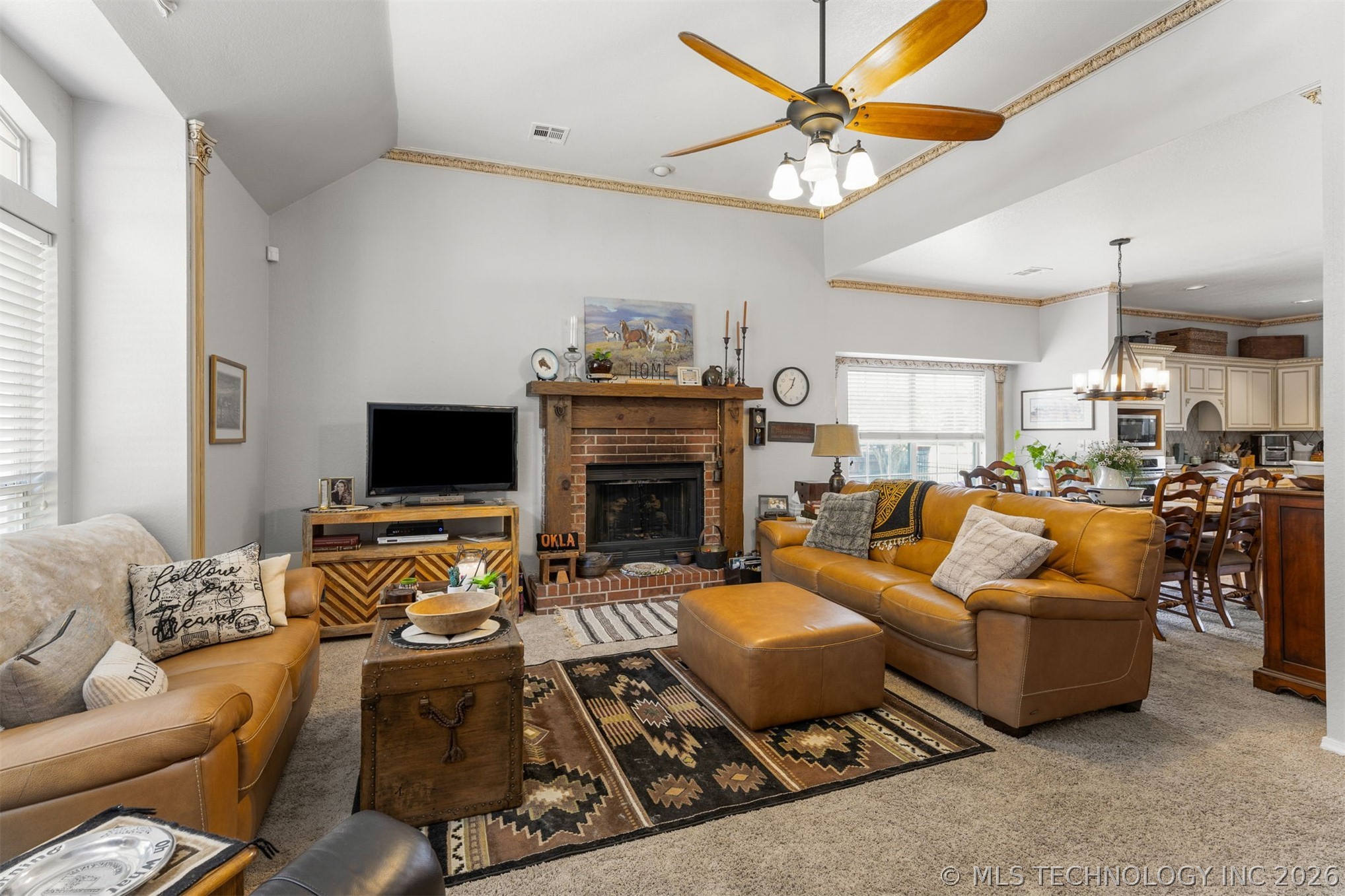8105 S 86th Avenue Property Photo 10