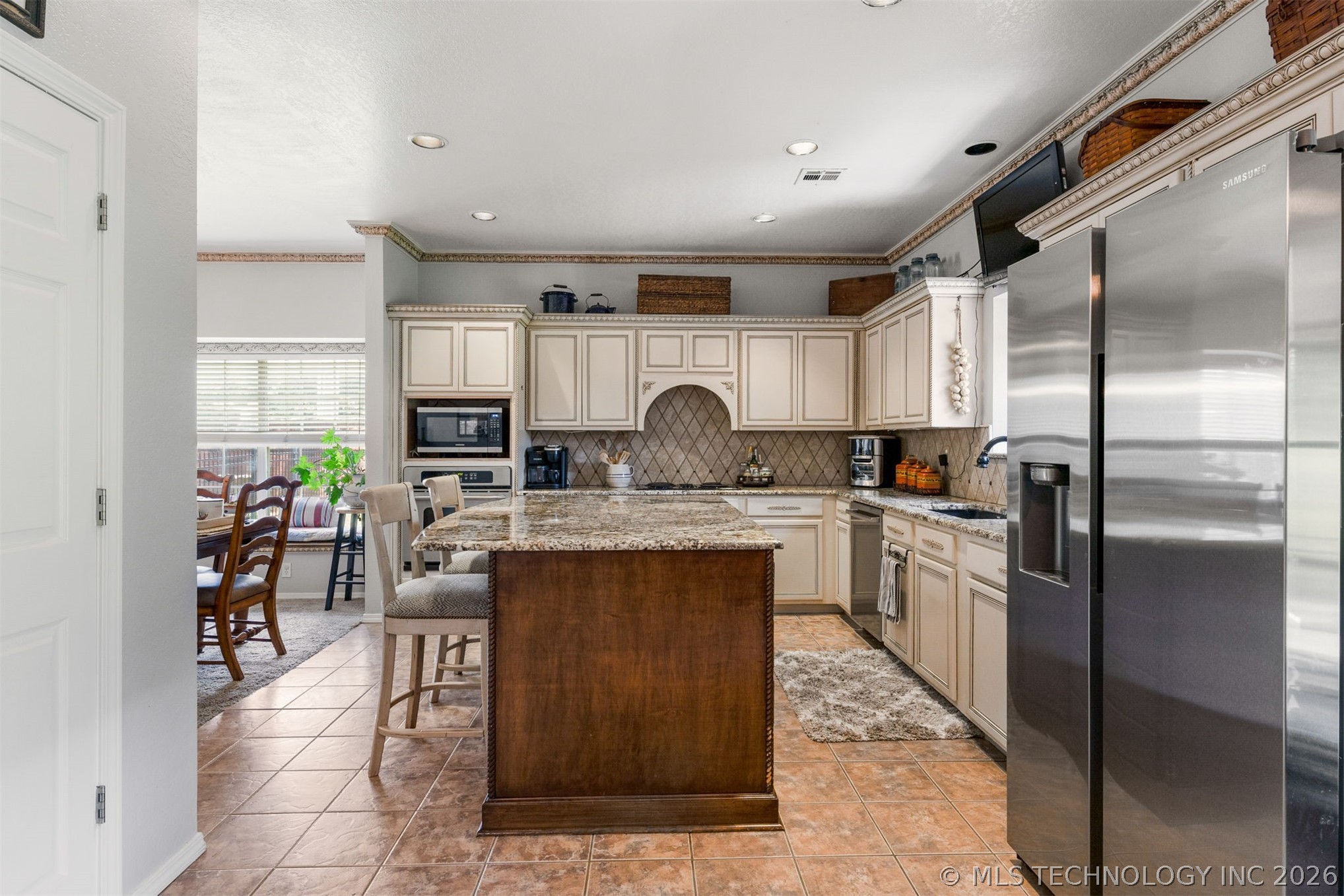 8105 S 86th Avenue Property Photo 18