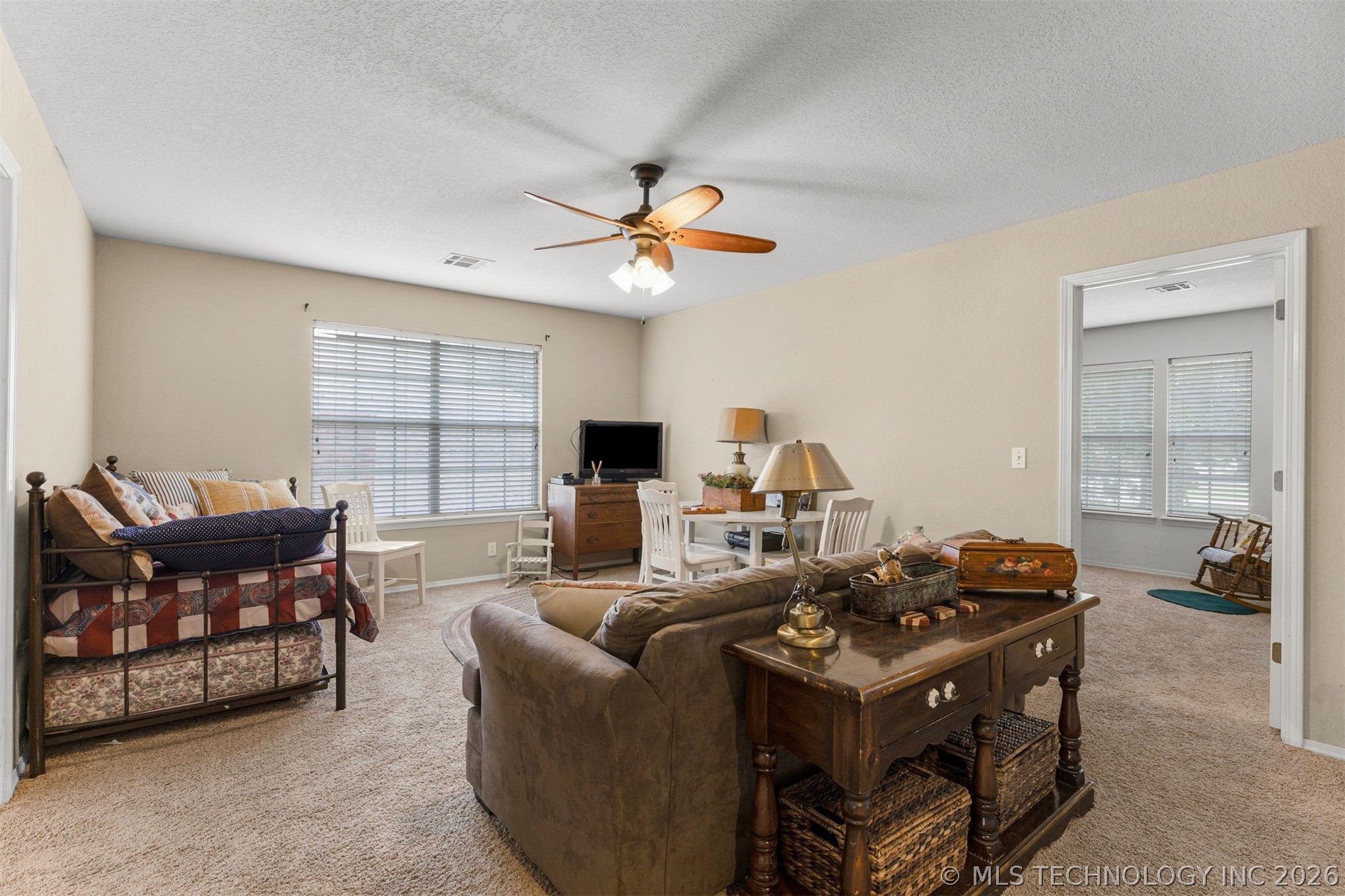 8105 S 86th Avenue Property Photo 36