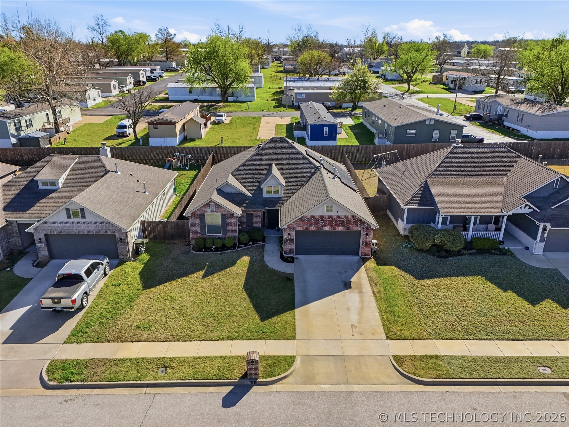 5421 Skylane Drive Property Photo 3