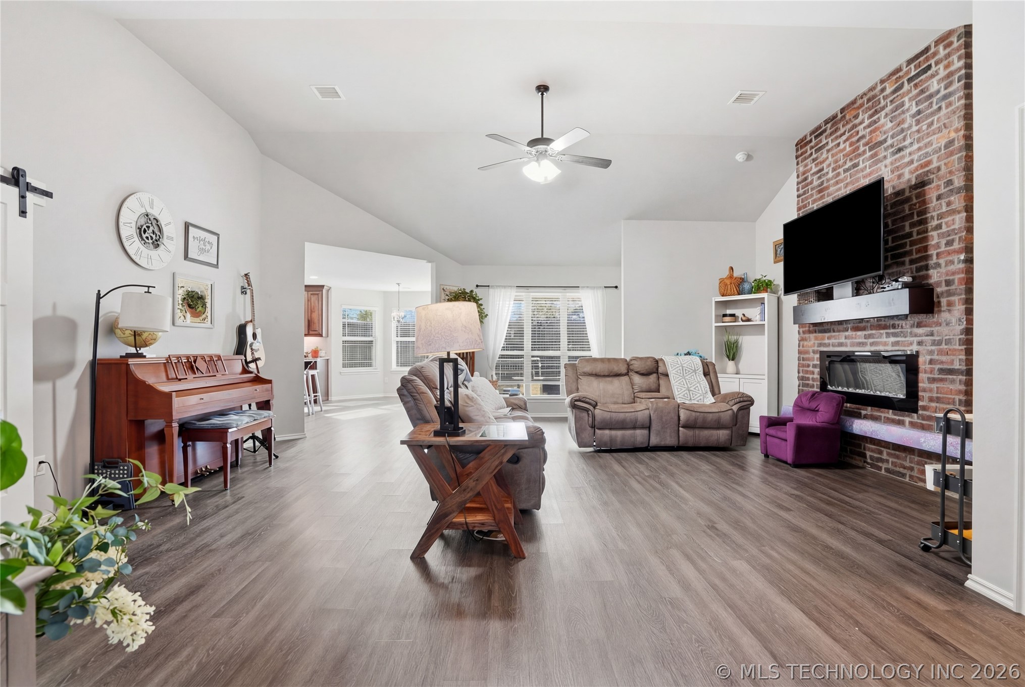 5421 Skylane Drive Property Photo 13