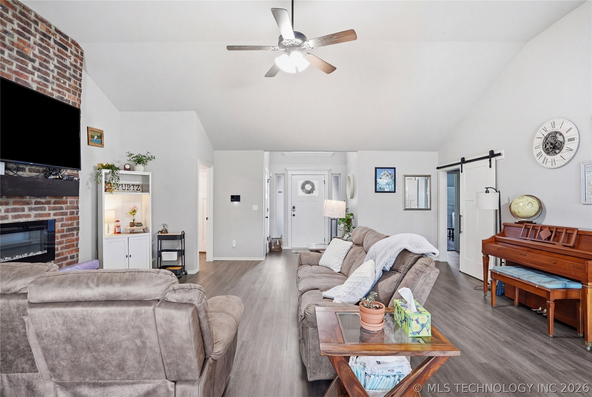 5421 Skylane Drive Property Photo 20