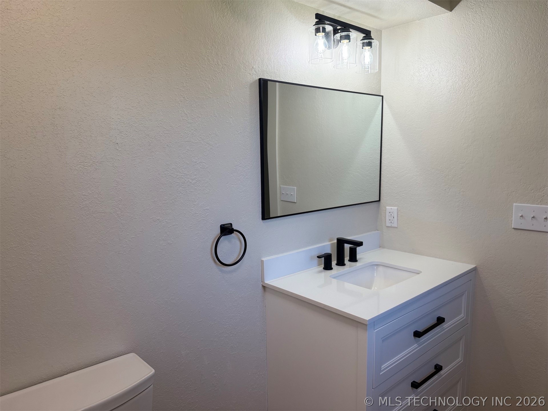 307 E Barclay Street Property Photo 11