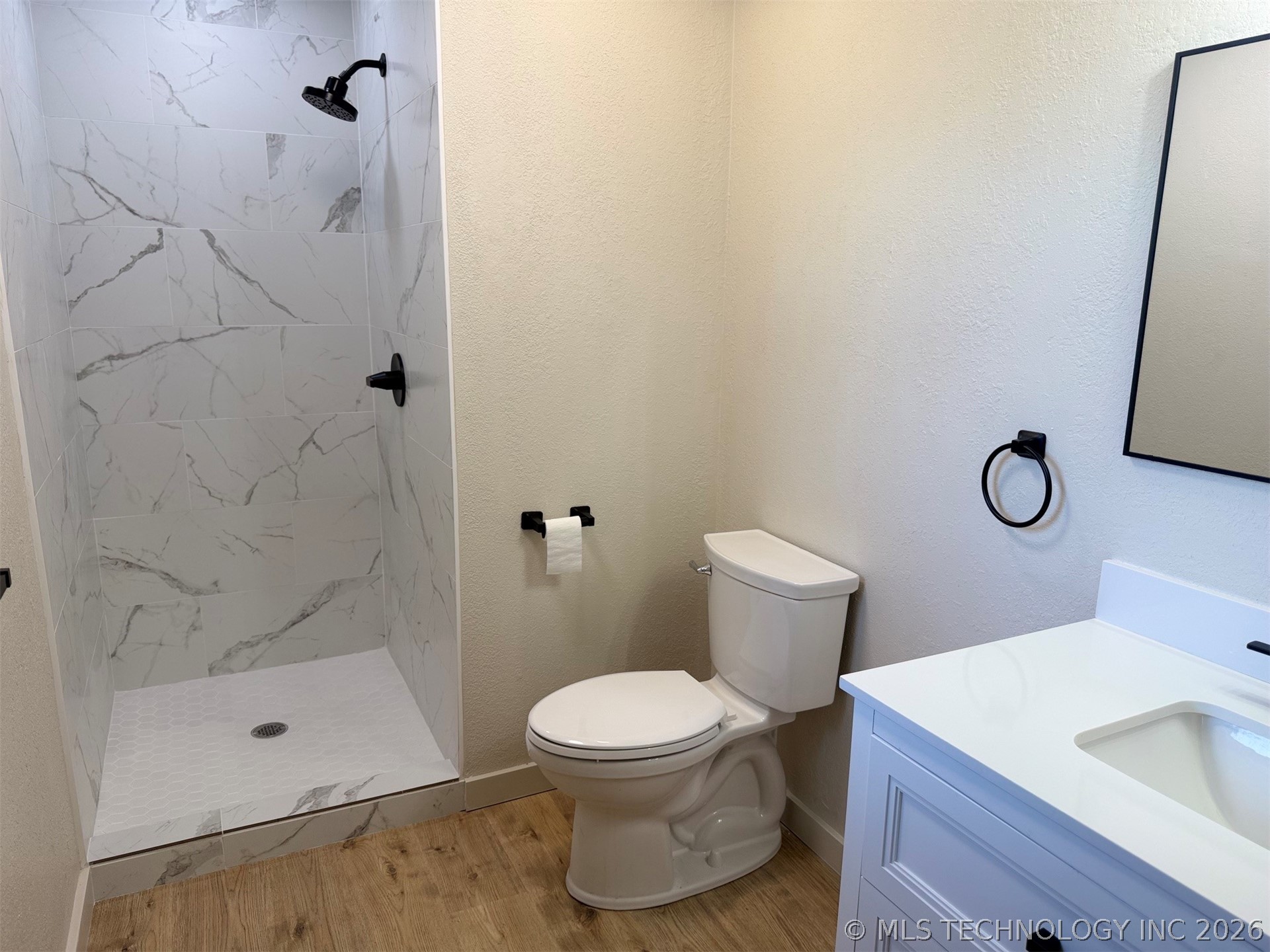 307 E Barclay Street Property Photo 12