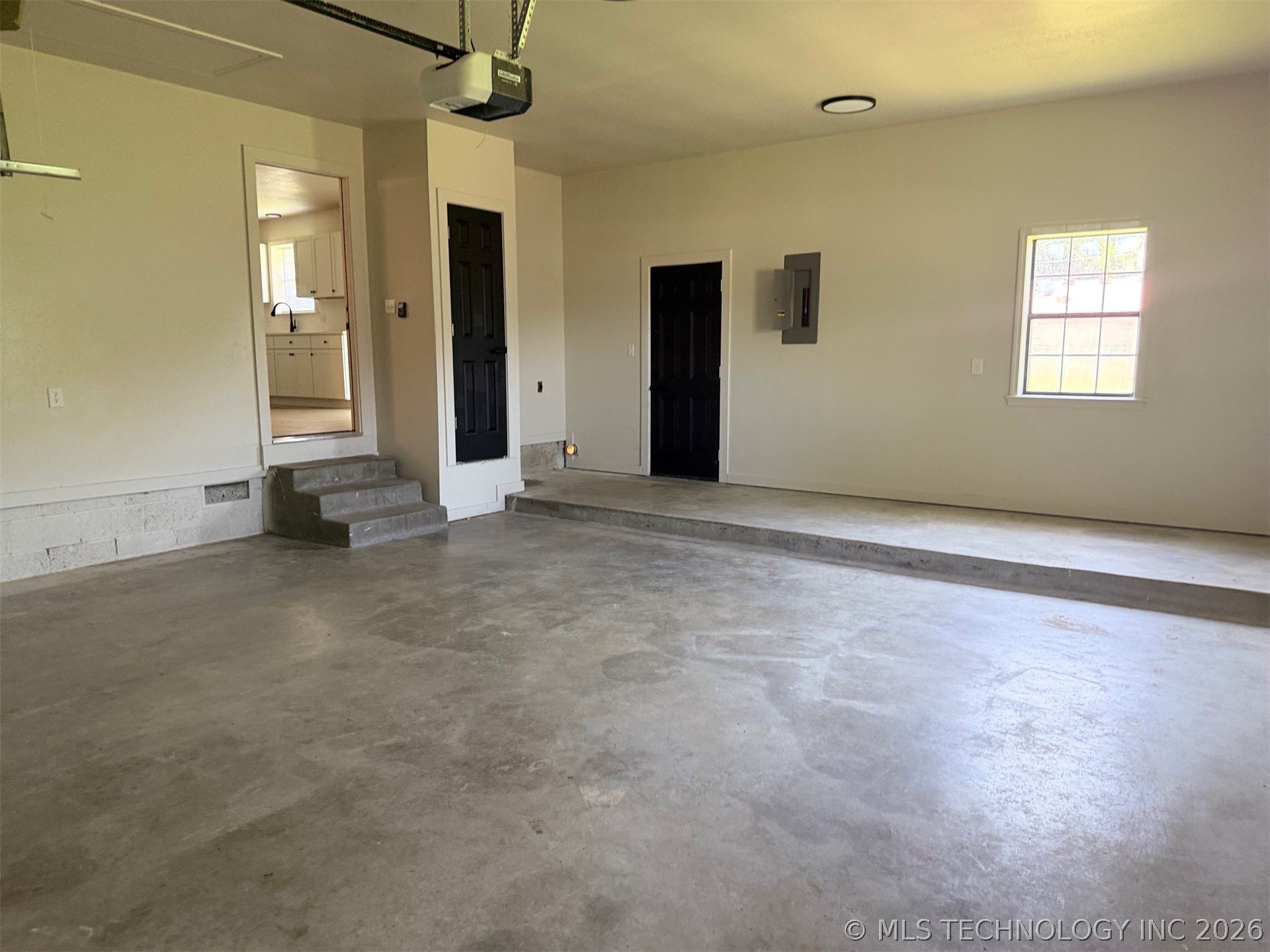 307 E Barclay Street Property Photo 21
