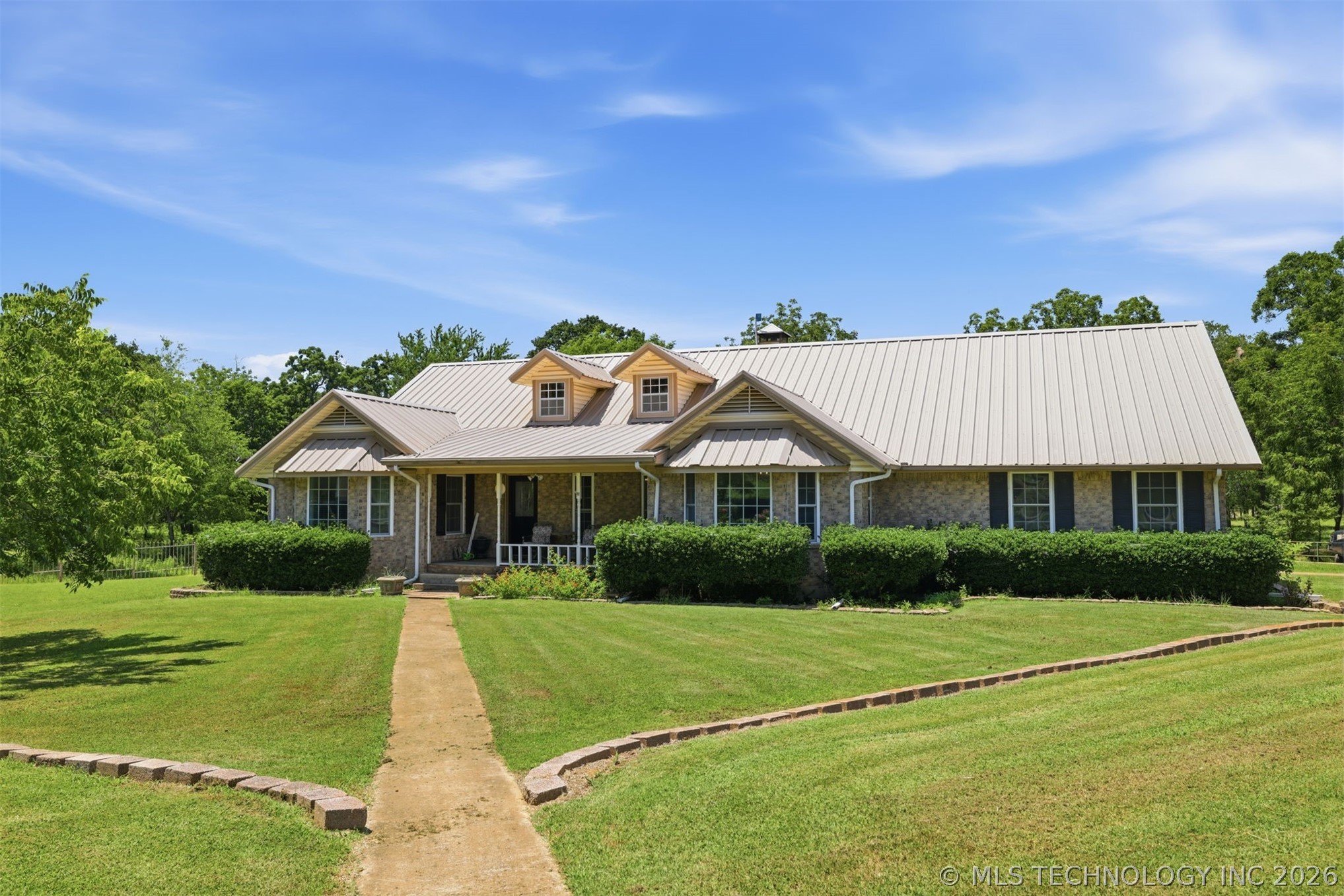 2464 S Roberta Road Property Photo