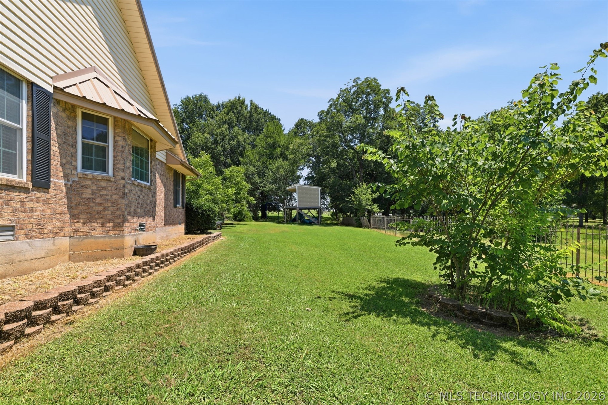 2464 S Roberta Road Property Photo 24