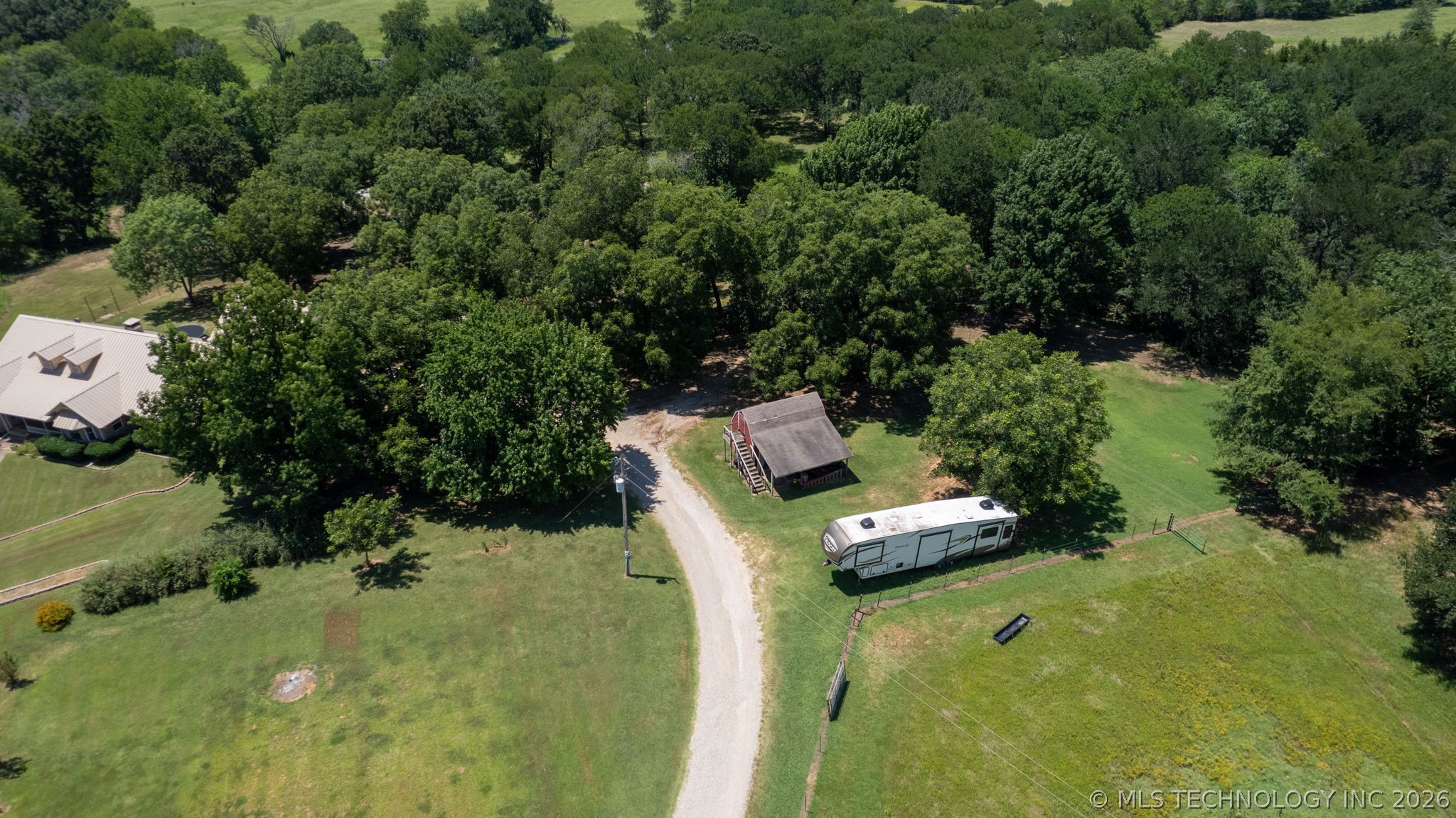 2464 S Roberta Road Property Photo 32