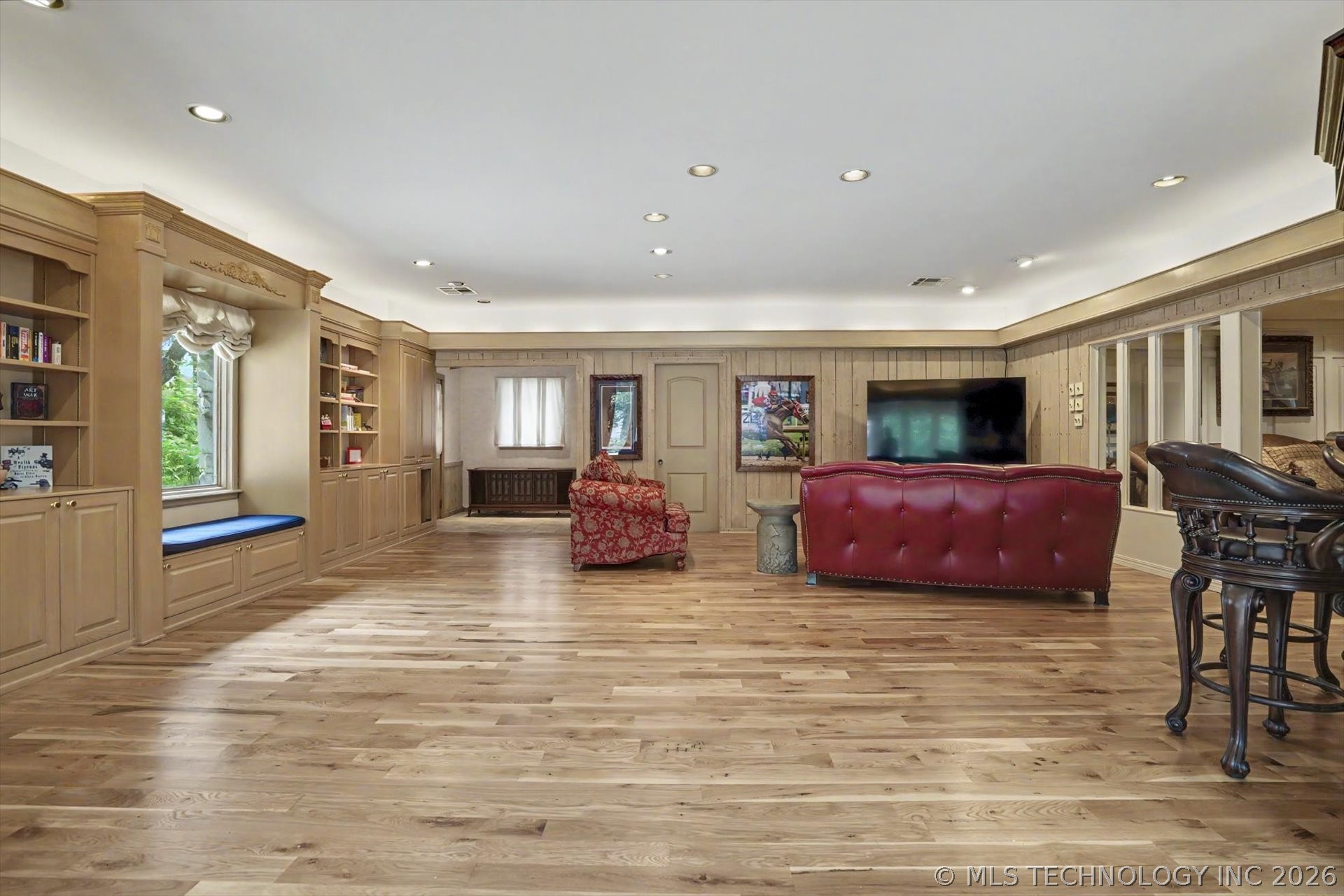 7449 S Indianapolis Avenue Property Photo 14