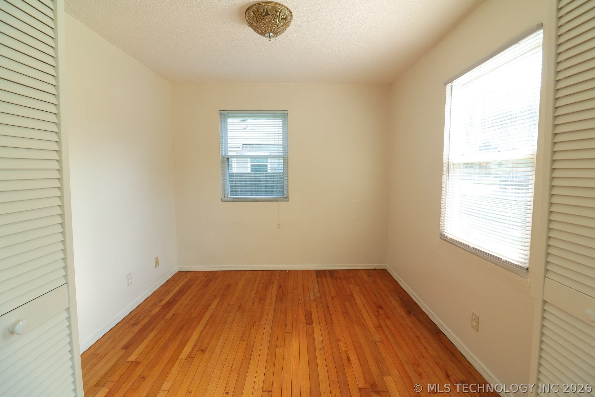 3806 S Rockford East Avenue D Property Photo 10