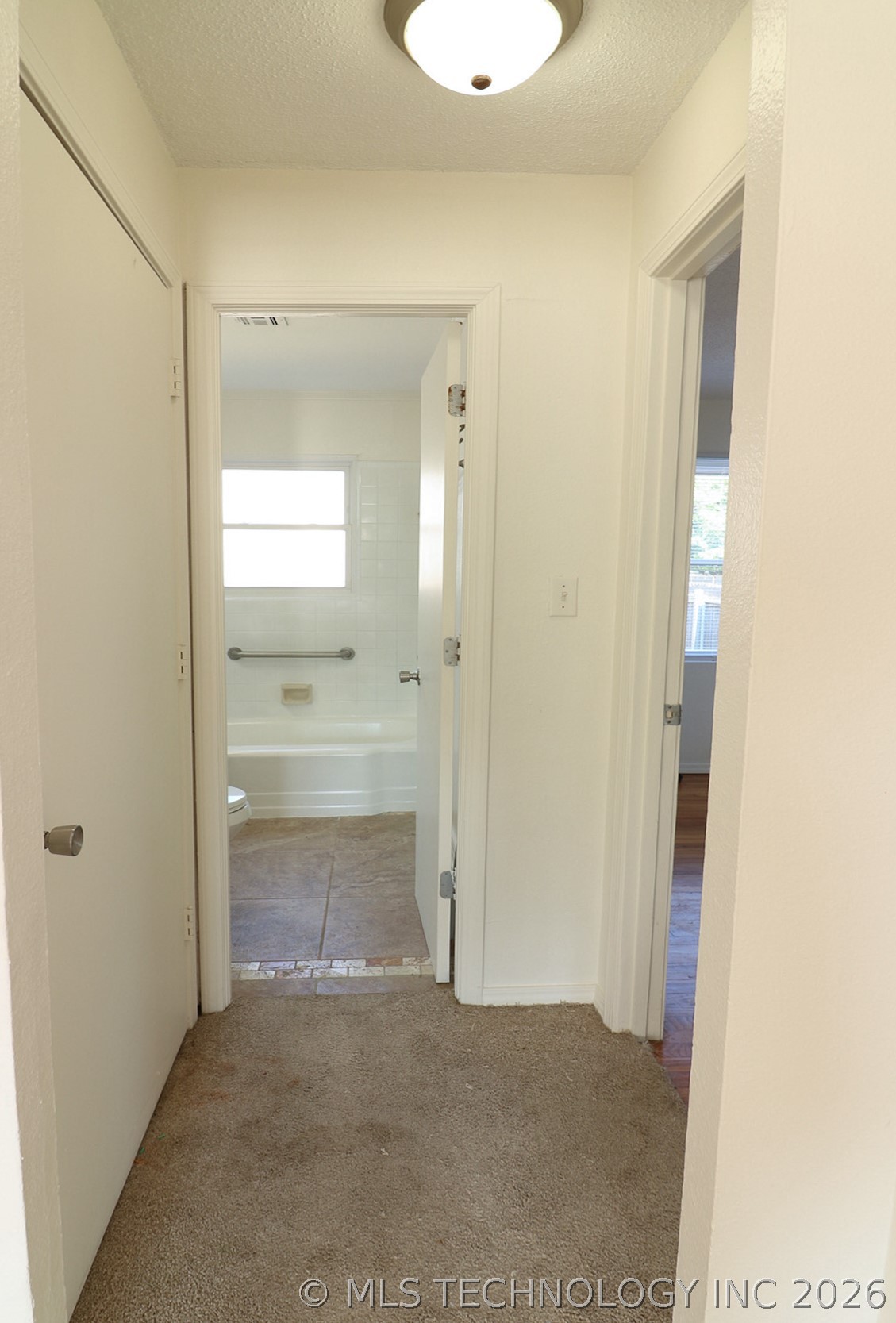 3806 S Rockford East Avenue D Property Photo 11