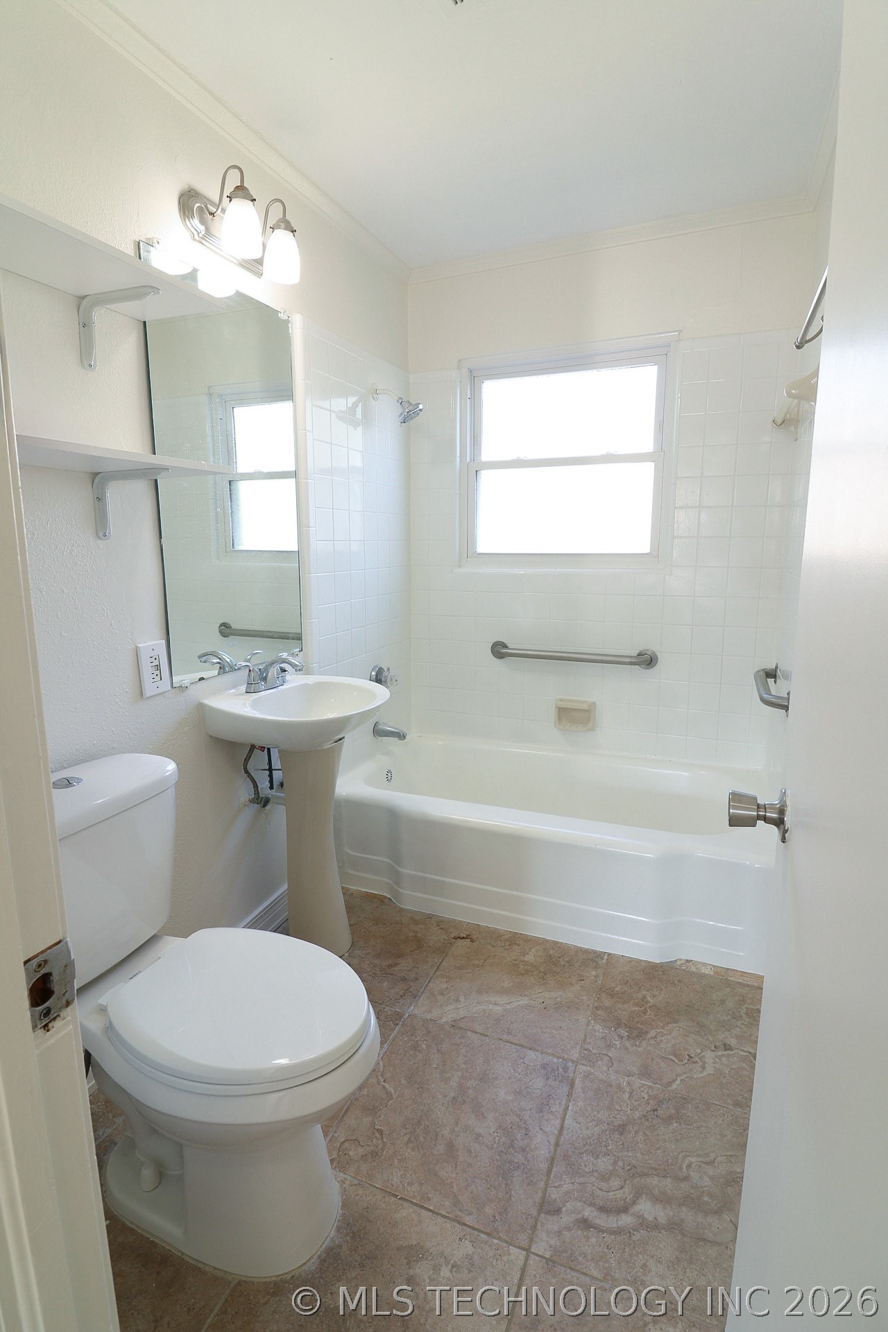 3806 S Rockford East Avenue D Property Photo 12