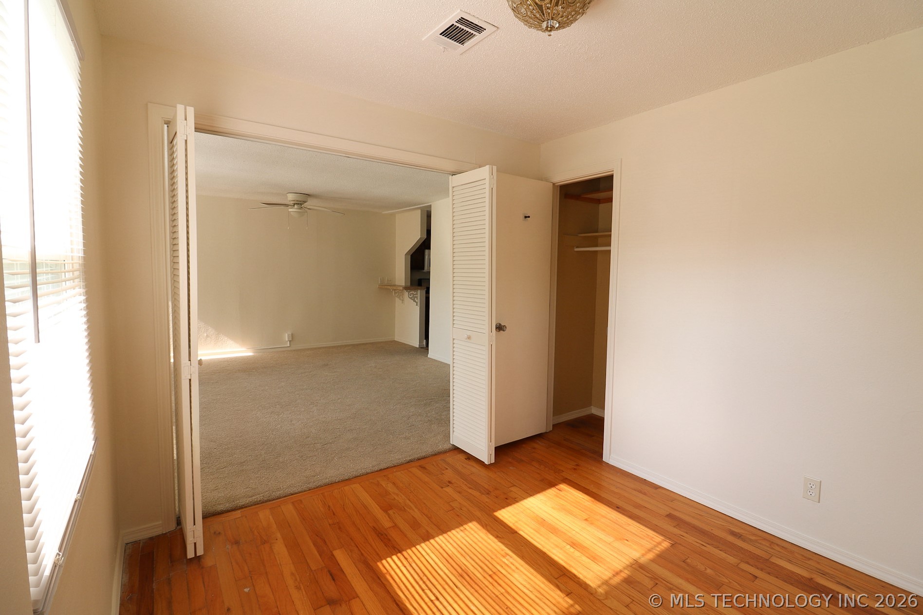 3806 S Rockford East Avenue D Property Photo 14