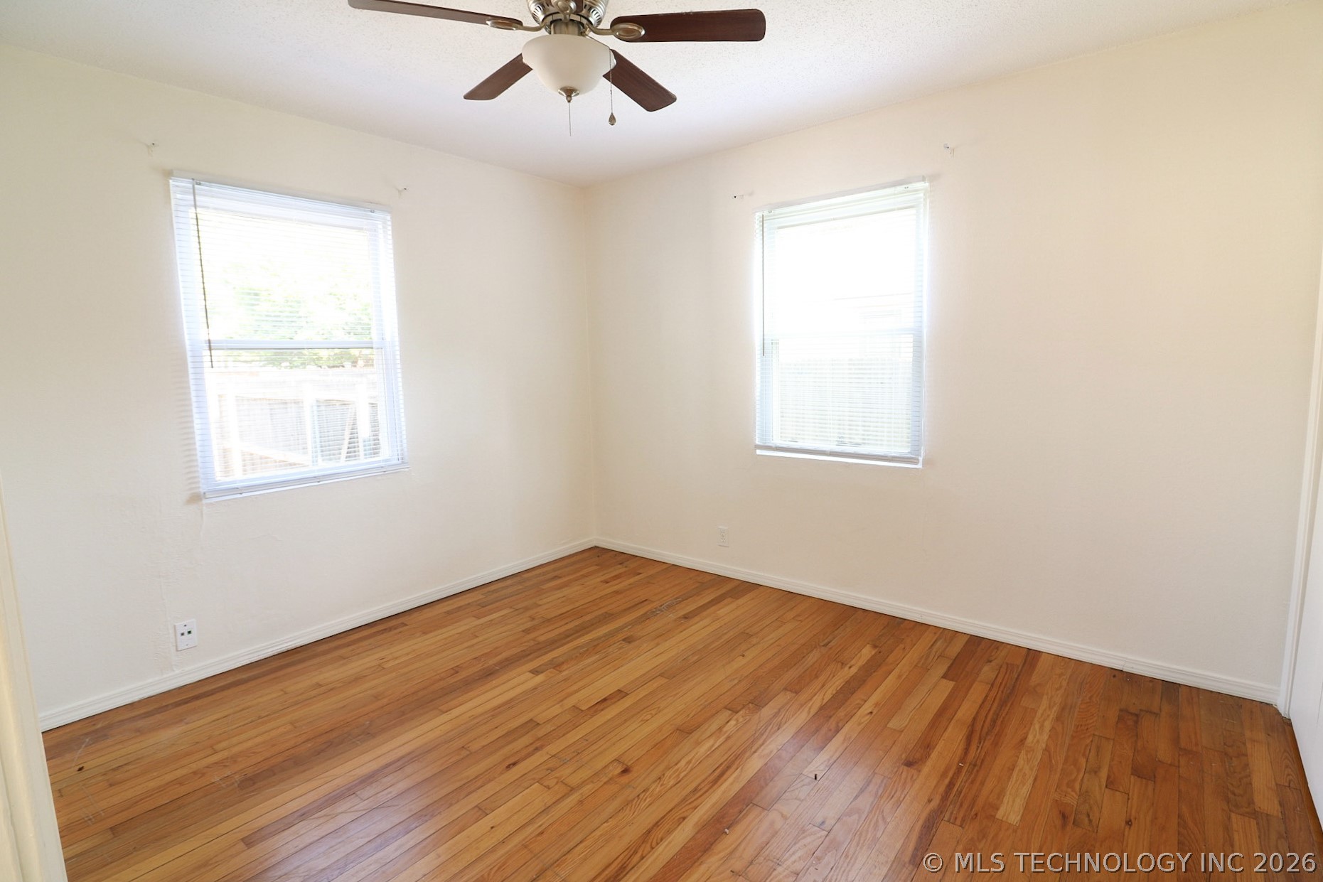 3806 S Rockford East Avenue D Property Photo 15