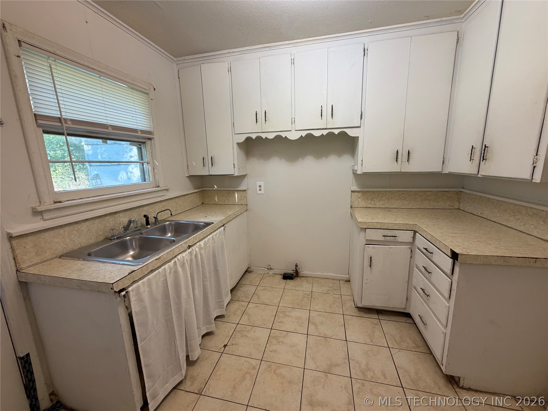 503 E 22nd Street Property Photo 5