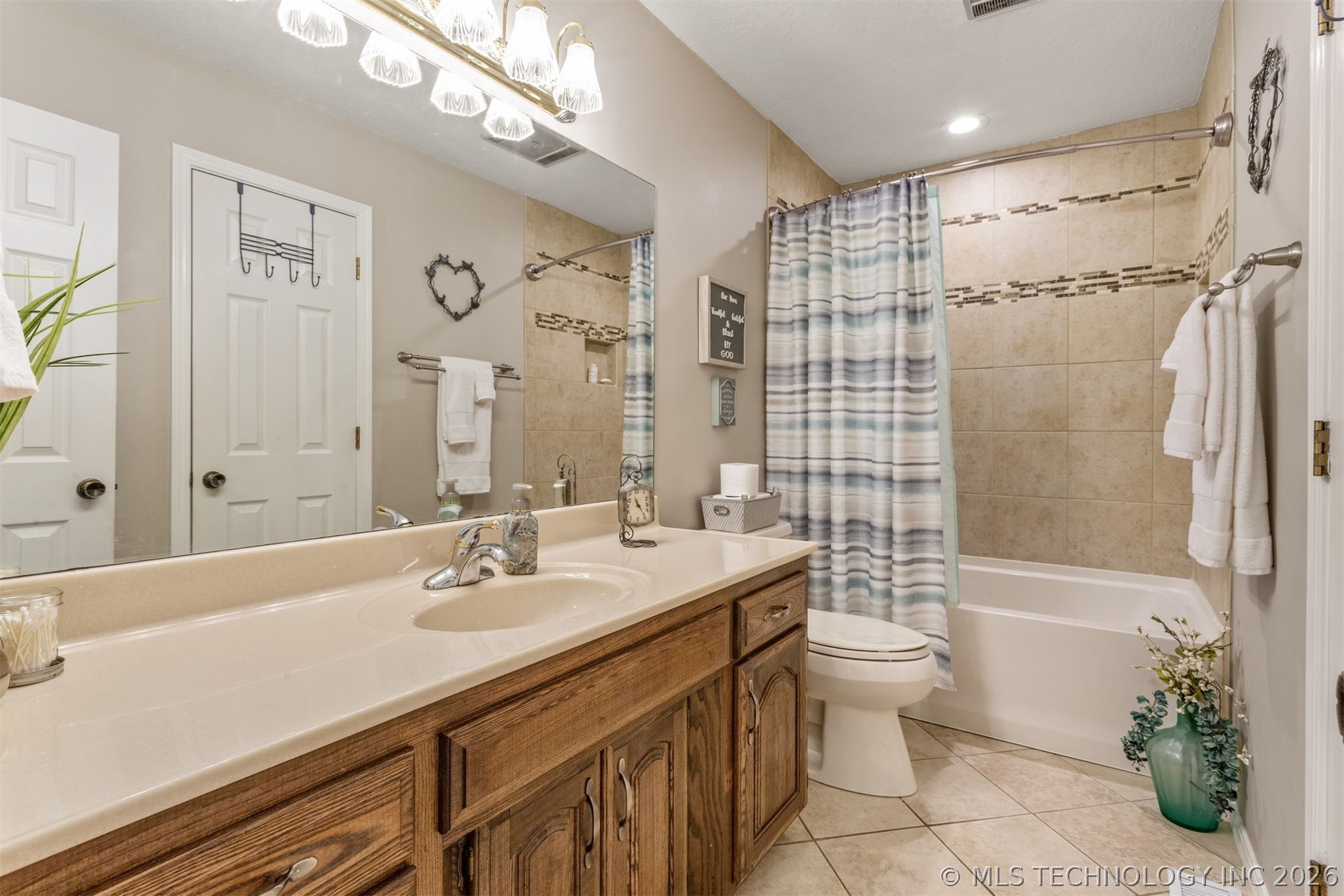 7488 N 147th East Avenue Property Photo 14