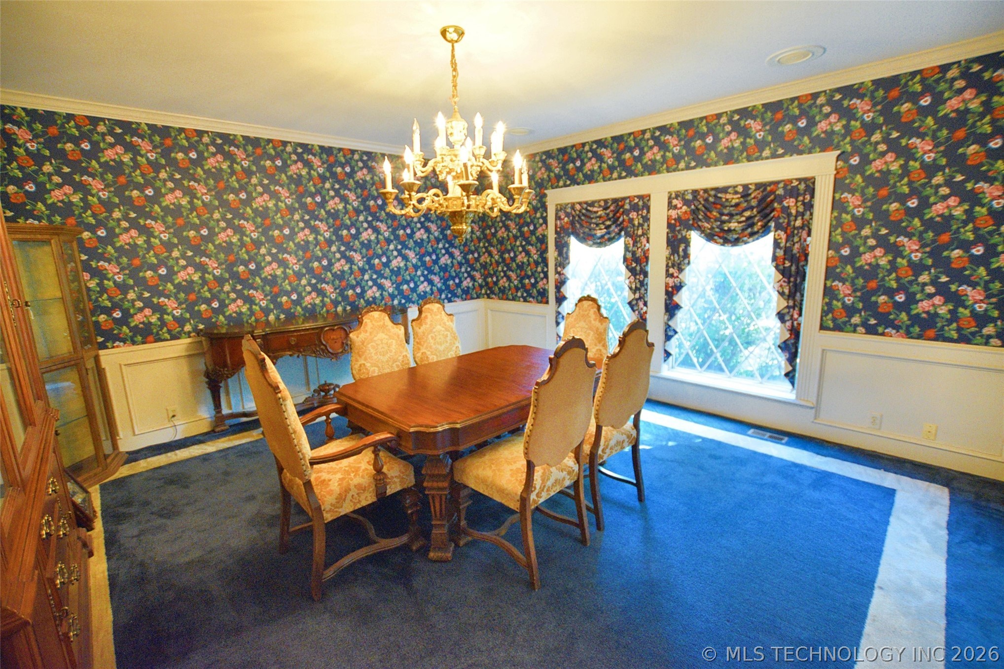 720 S East Avenue Property Photo 6
