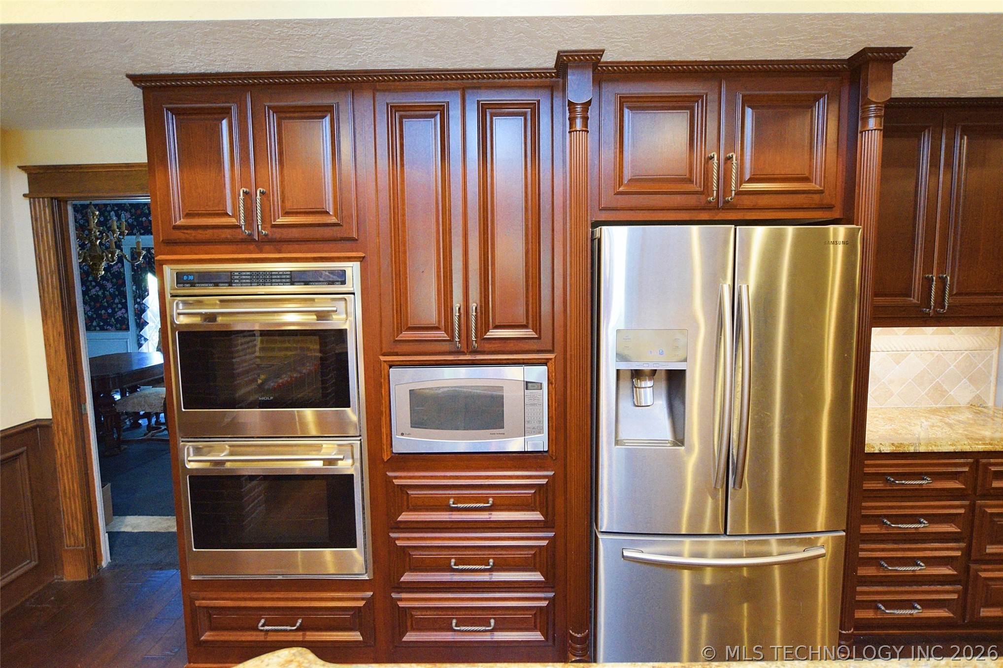720 S East Avenue Property Photo 16