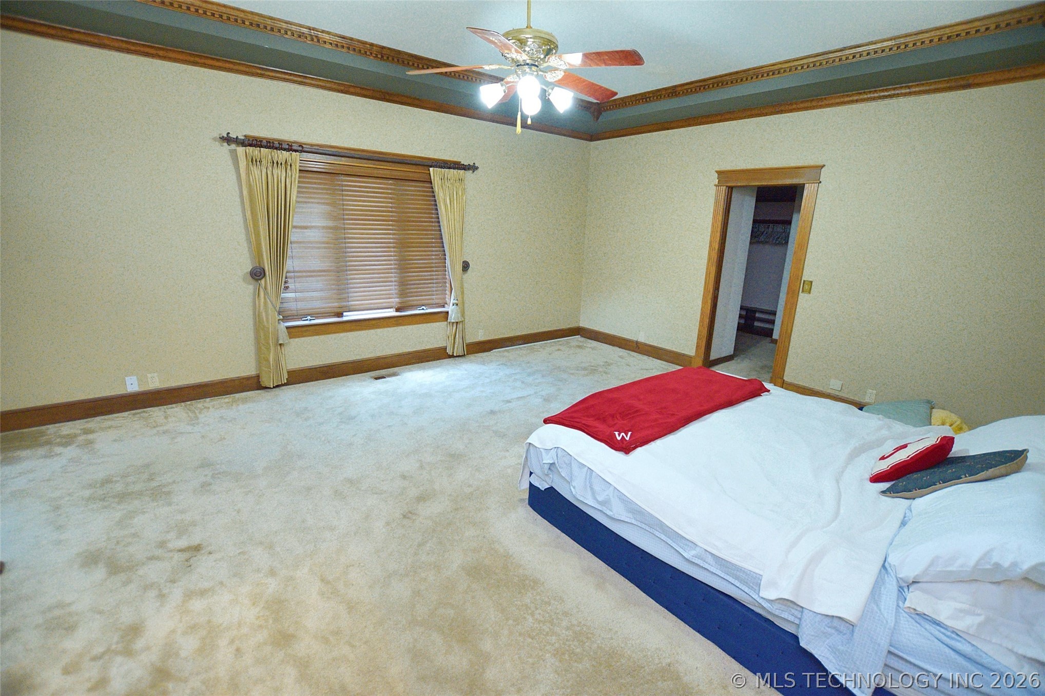 720 S East Avenue Property Photo 22