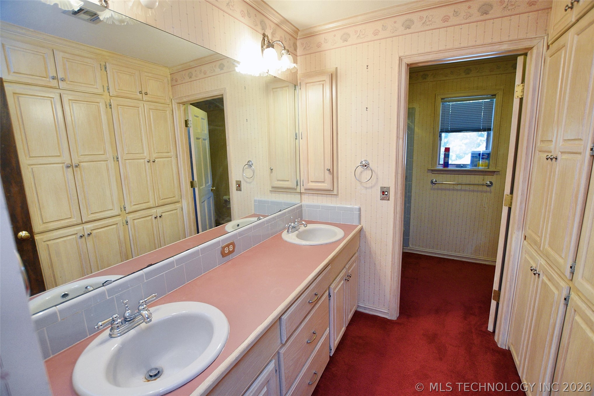 720 S East Avenue Property Photo 37