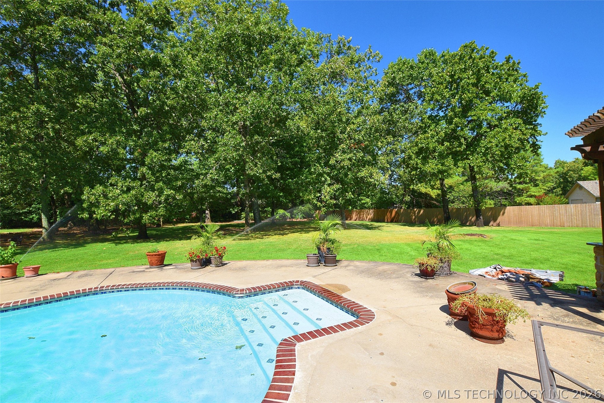 720 S East Avenue Property Photo 54