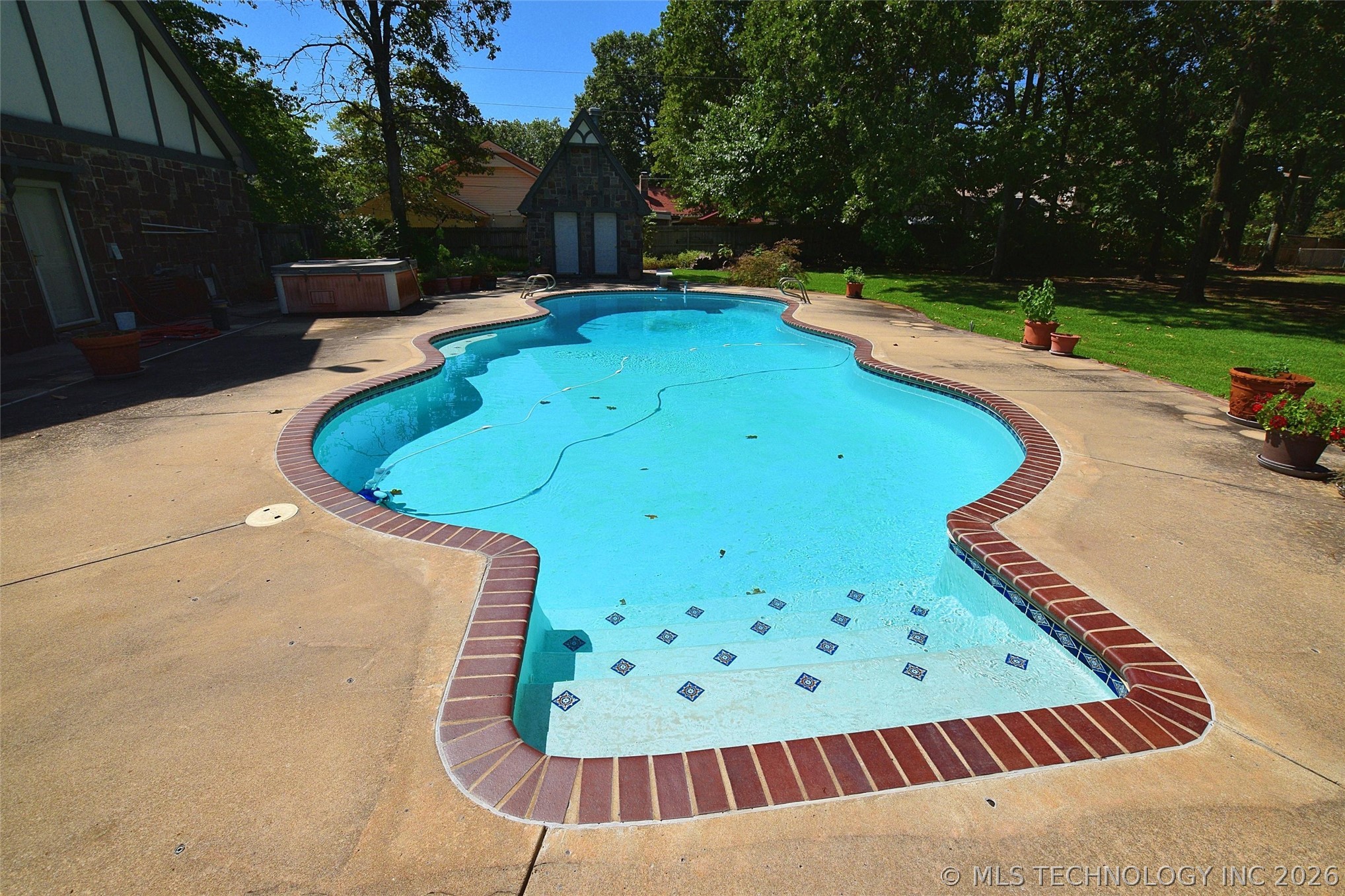 720 S East Avenue Property Photo 56