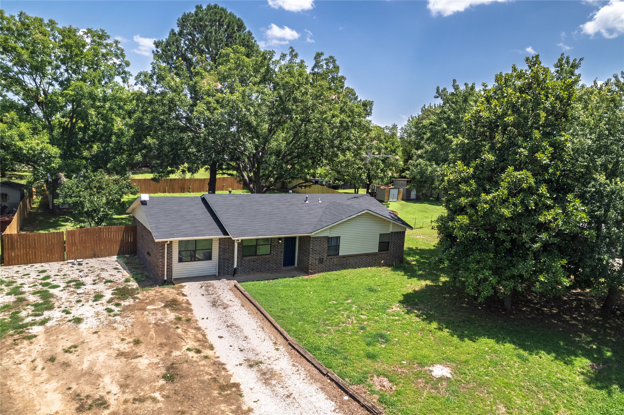 9816 County Road 3579 Property Photo 1