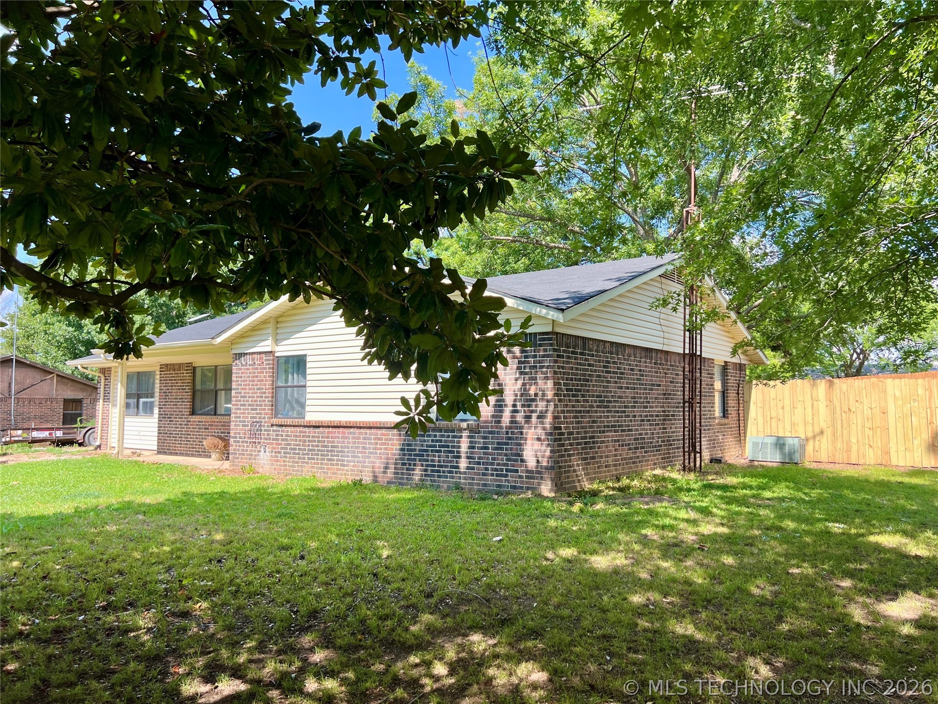 9816 County Road 3579 Property Photo 4