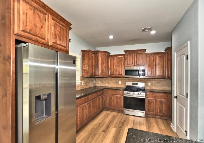 1810 S Stephanie Street Property Photo 11