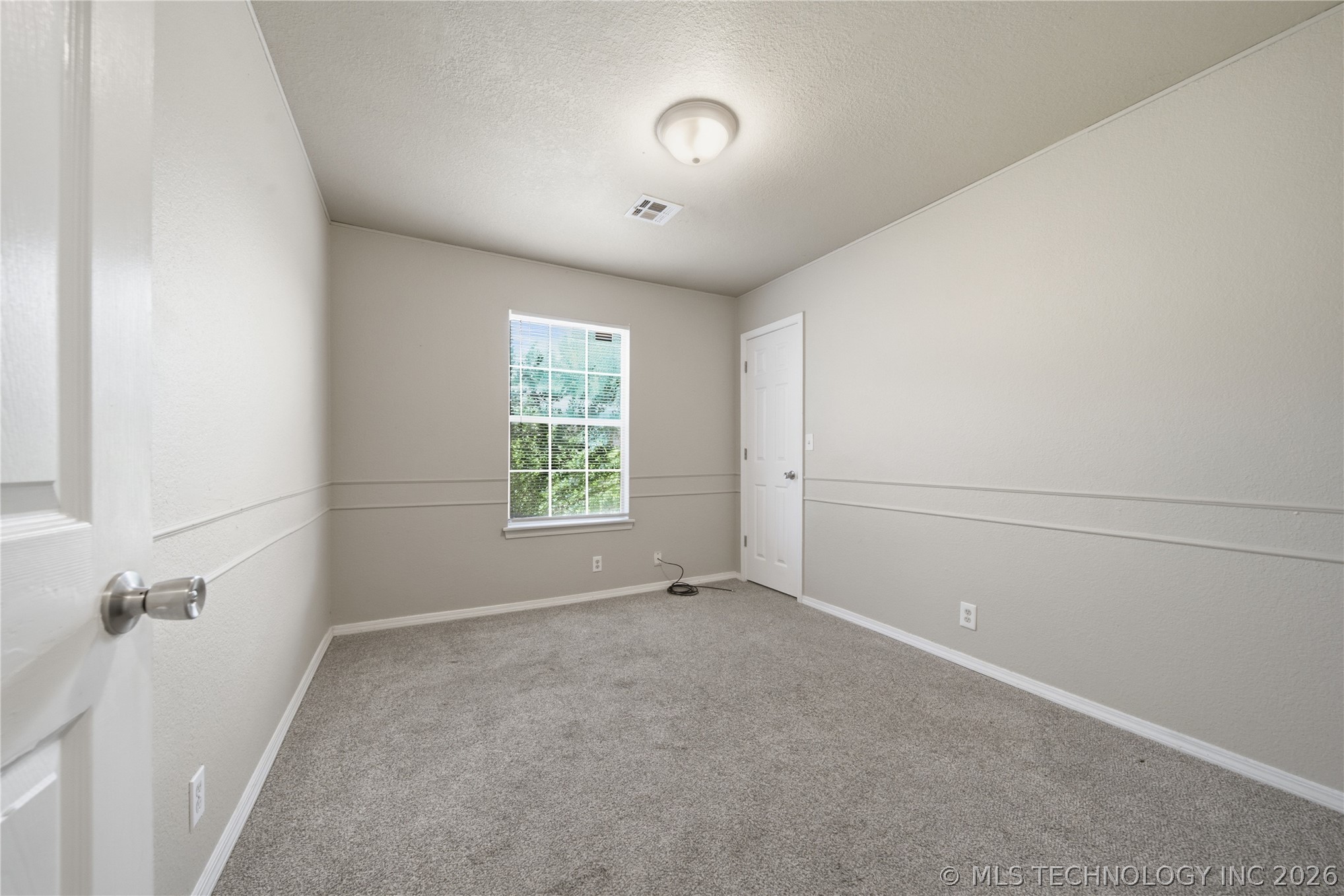 6658 S Utica Place Property Photo 18